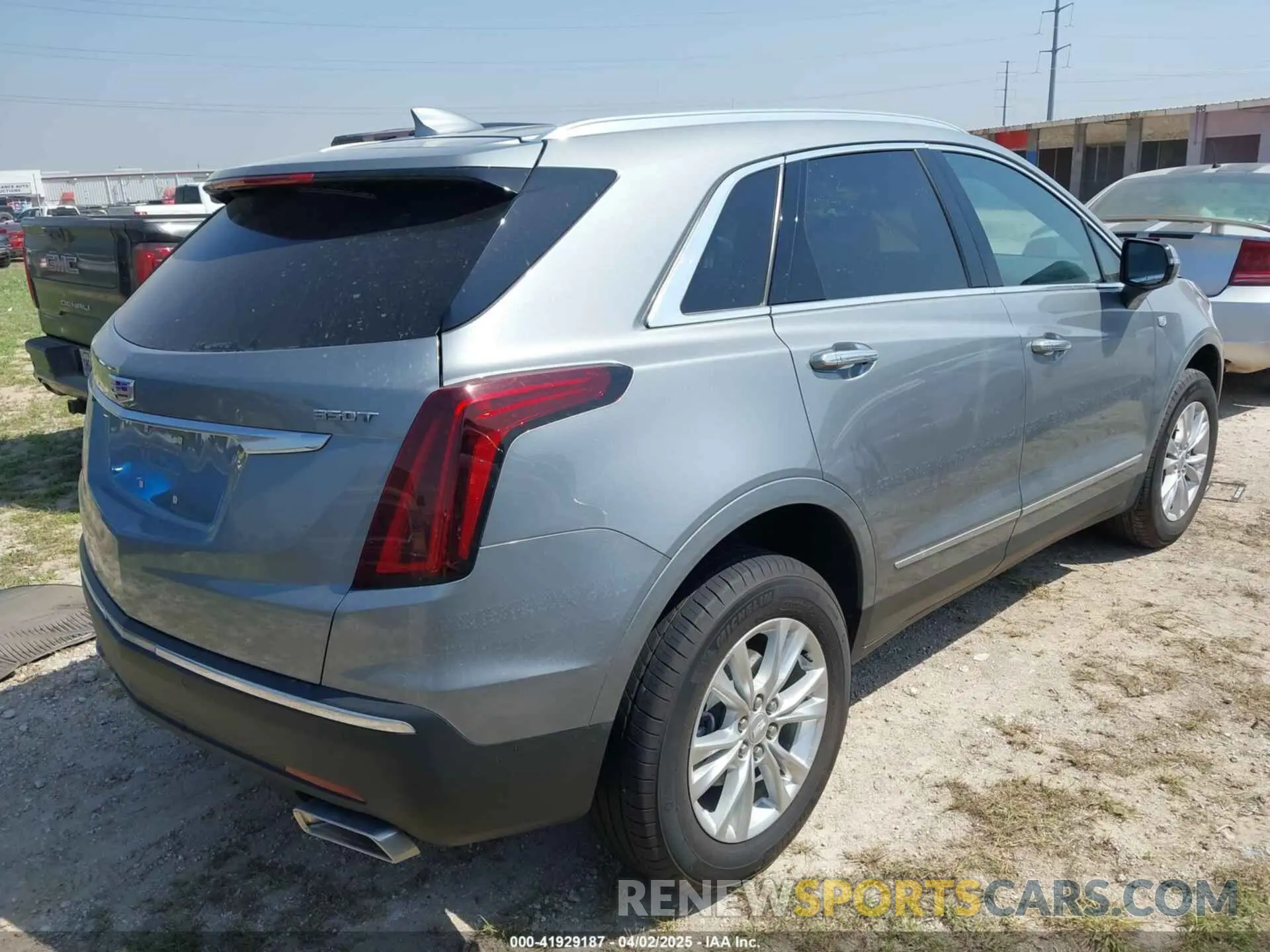 4 Фотография поврежденного автомобиля 1GYKNAR47RZ745529 CADILLAC XT5 2024