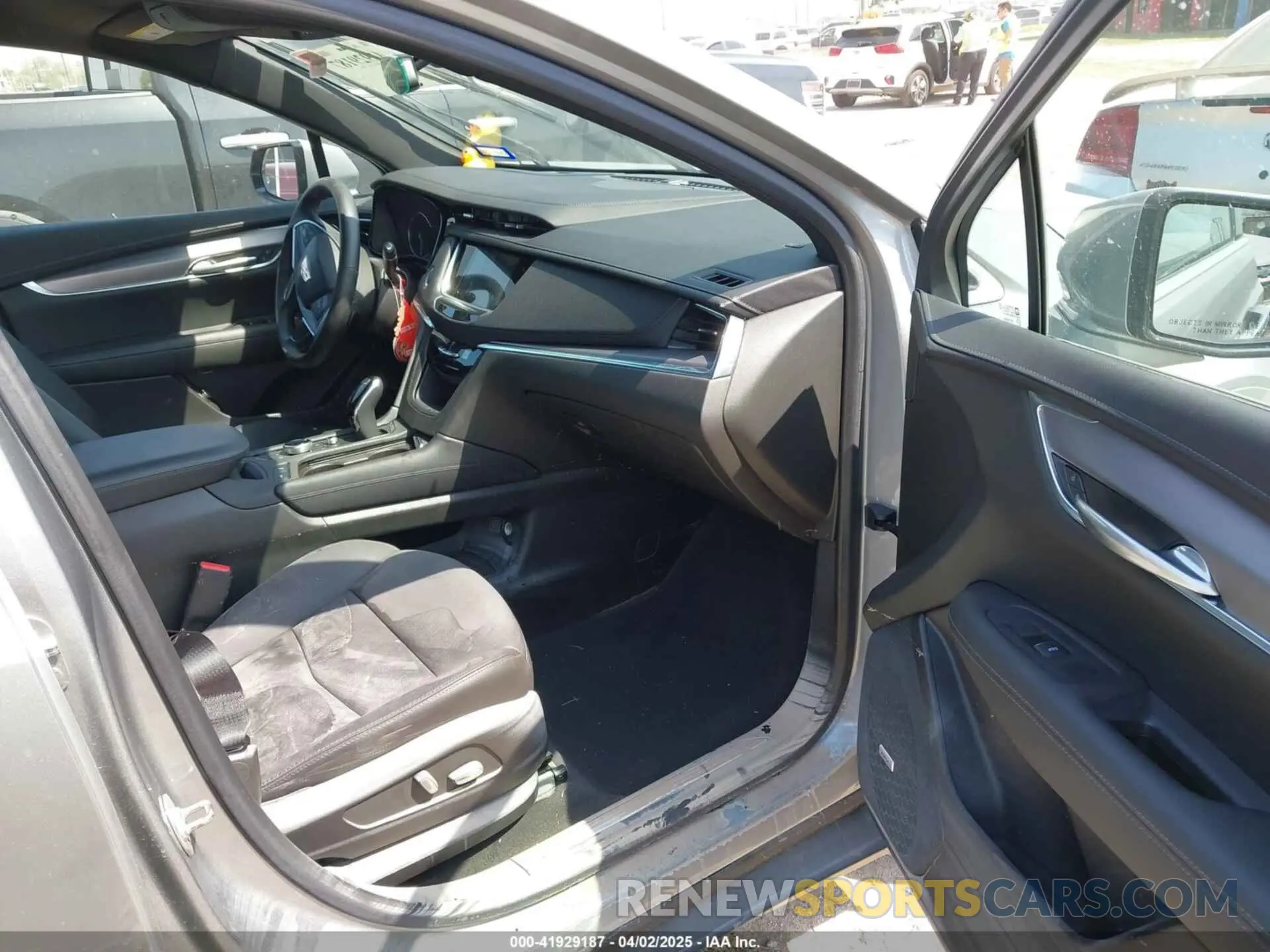 5 Фотография поврежденного автомобиля 1GYKNAR47RZ745529 CADILLAC XT5 2024
