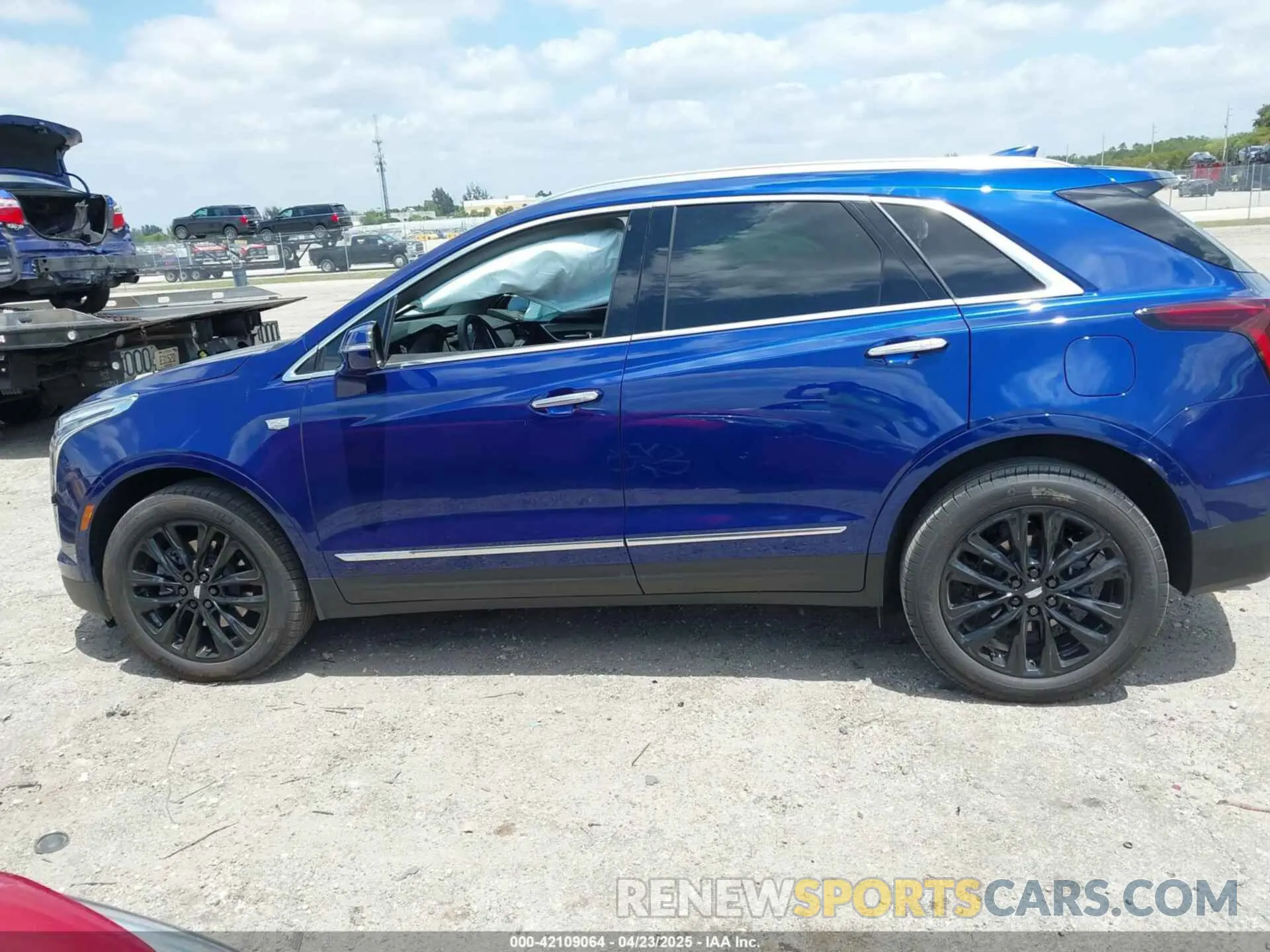14 Photograph of a damaged car 1GYKNBR41RZ755169 CADILLAC XT5 2024