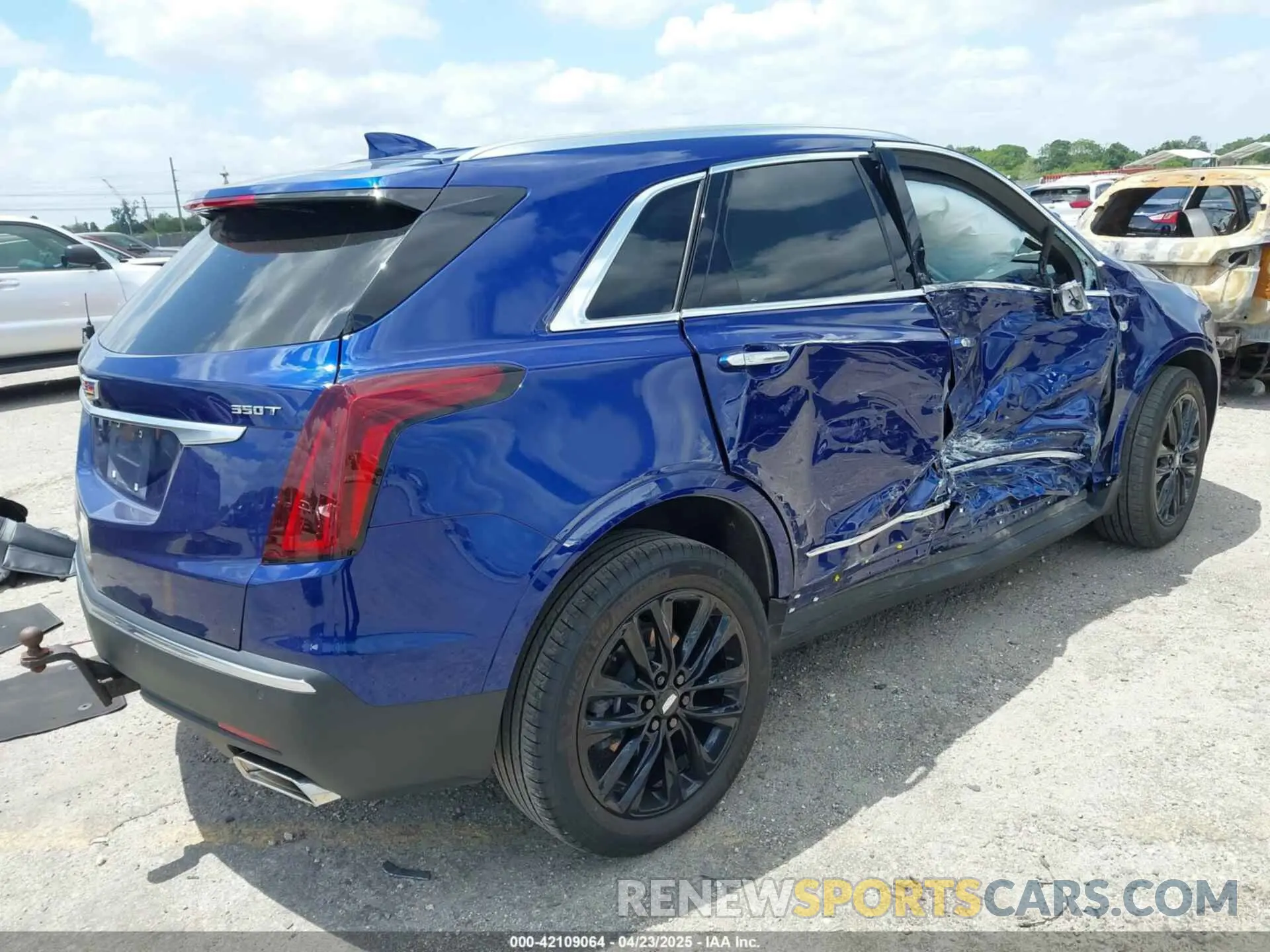 4 Photograph of a damaged car 1GYKNBR41RZ755169 CADILLAC XT5 2024