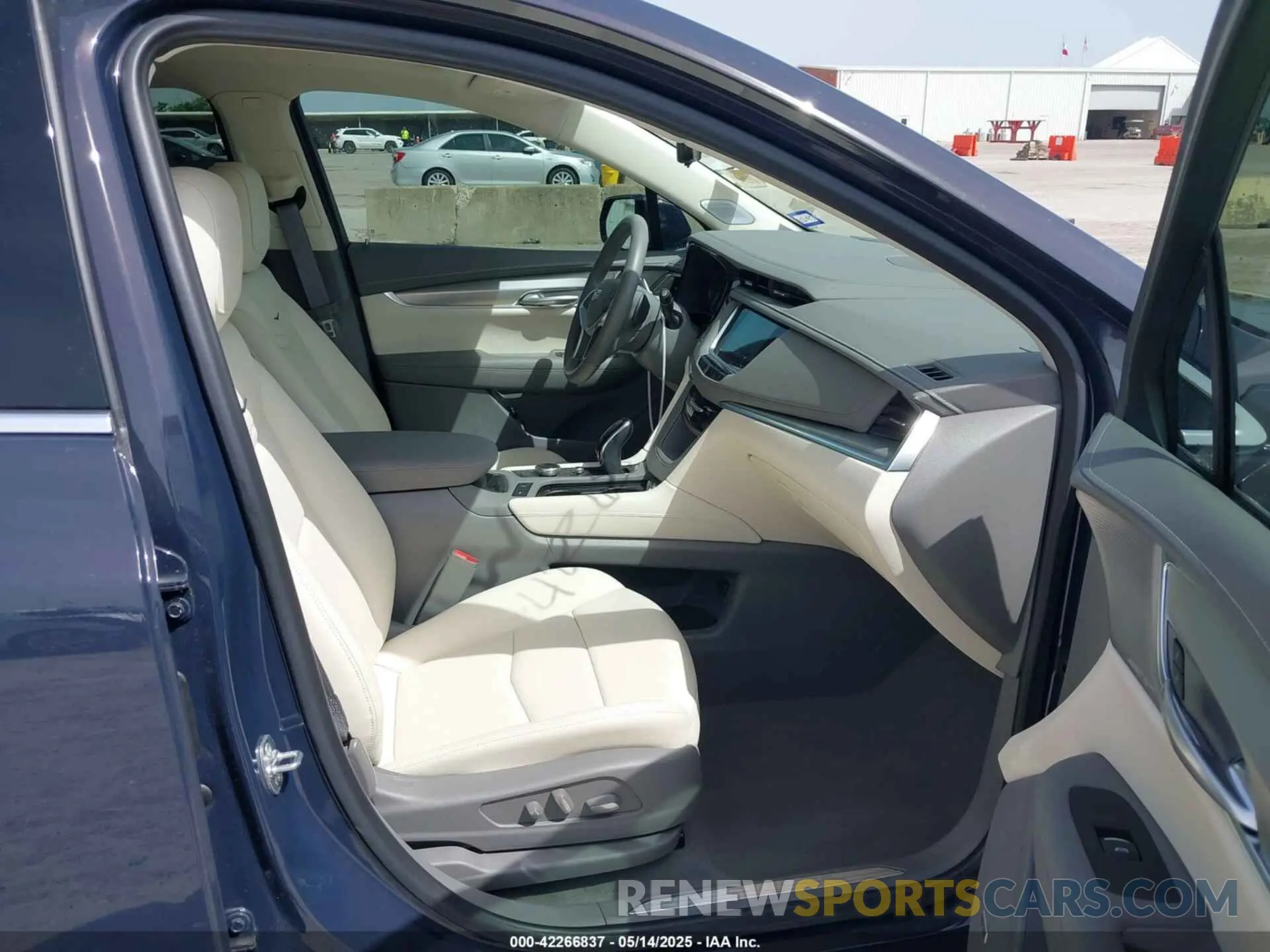 5 Photograph of a damaged car 1GYKNCR41RZ738779 CADILLAC XT5 2024