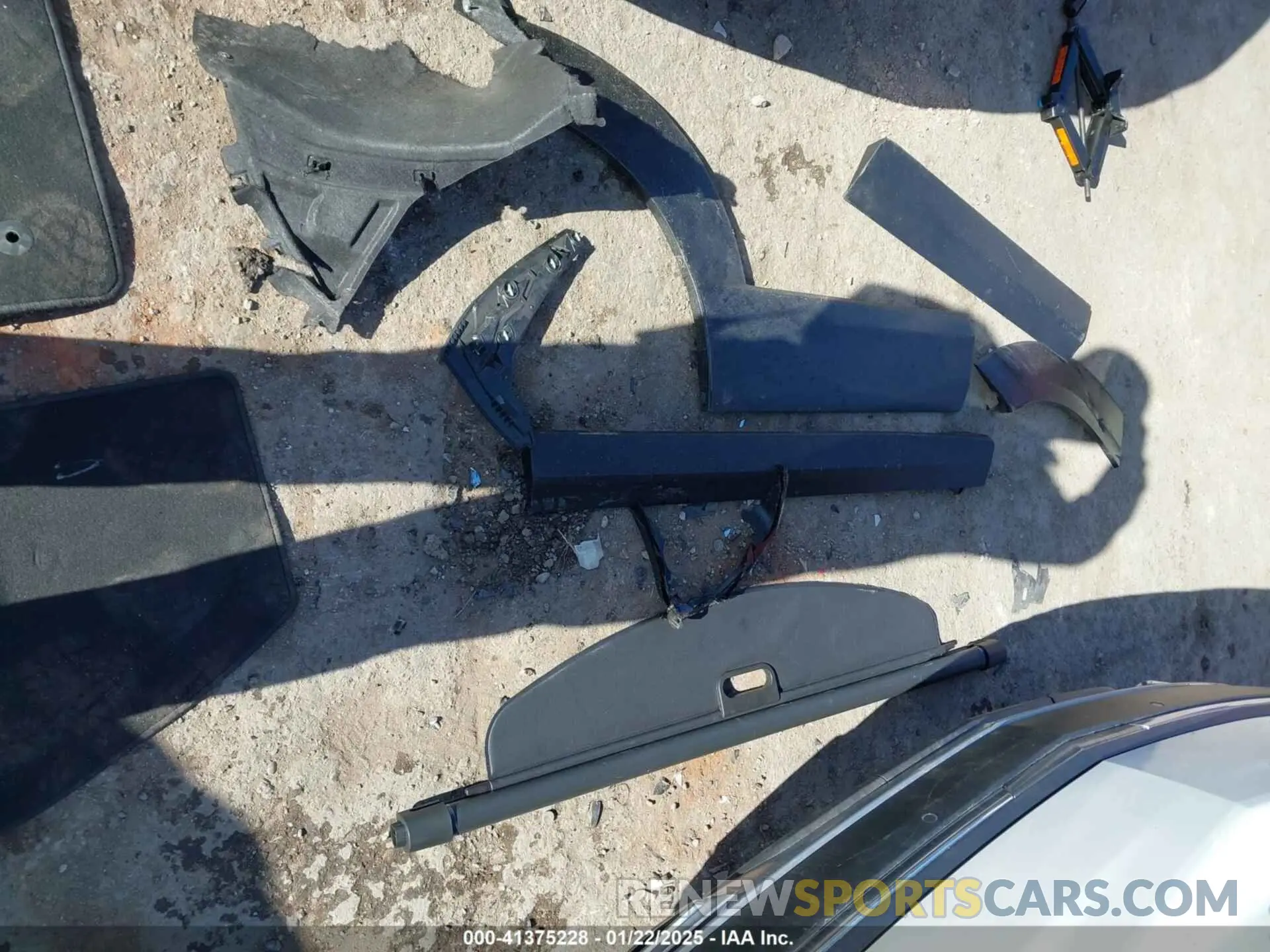 11 Photograph of a damaged car 1GYKNCRS2RZ743715 CADILLAC XT5 2024