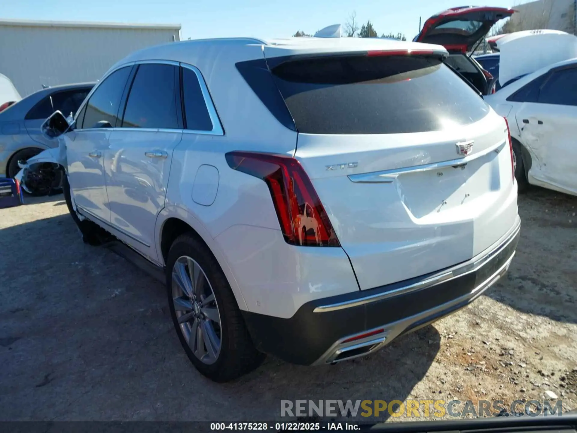 3 Photograph of a damaged car 1GYKNCRS2RZ743715 CADILLAC XT5 2024