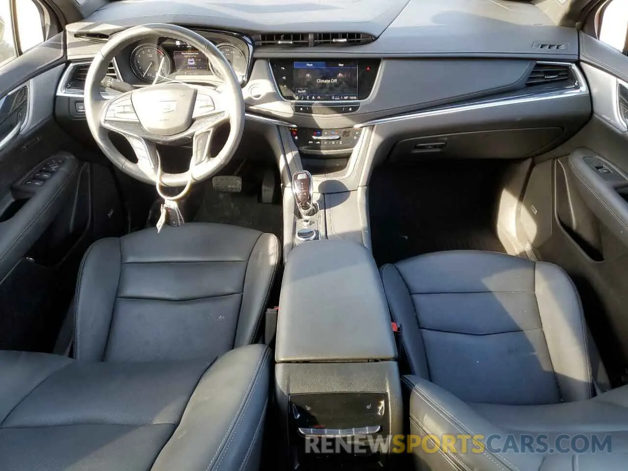 8 Photograph of a damaged car 1GYKNCRS6RZ718865 CADILLAC XT5 2024