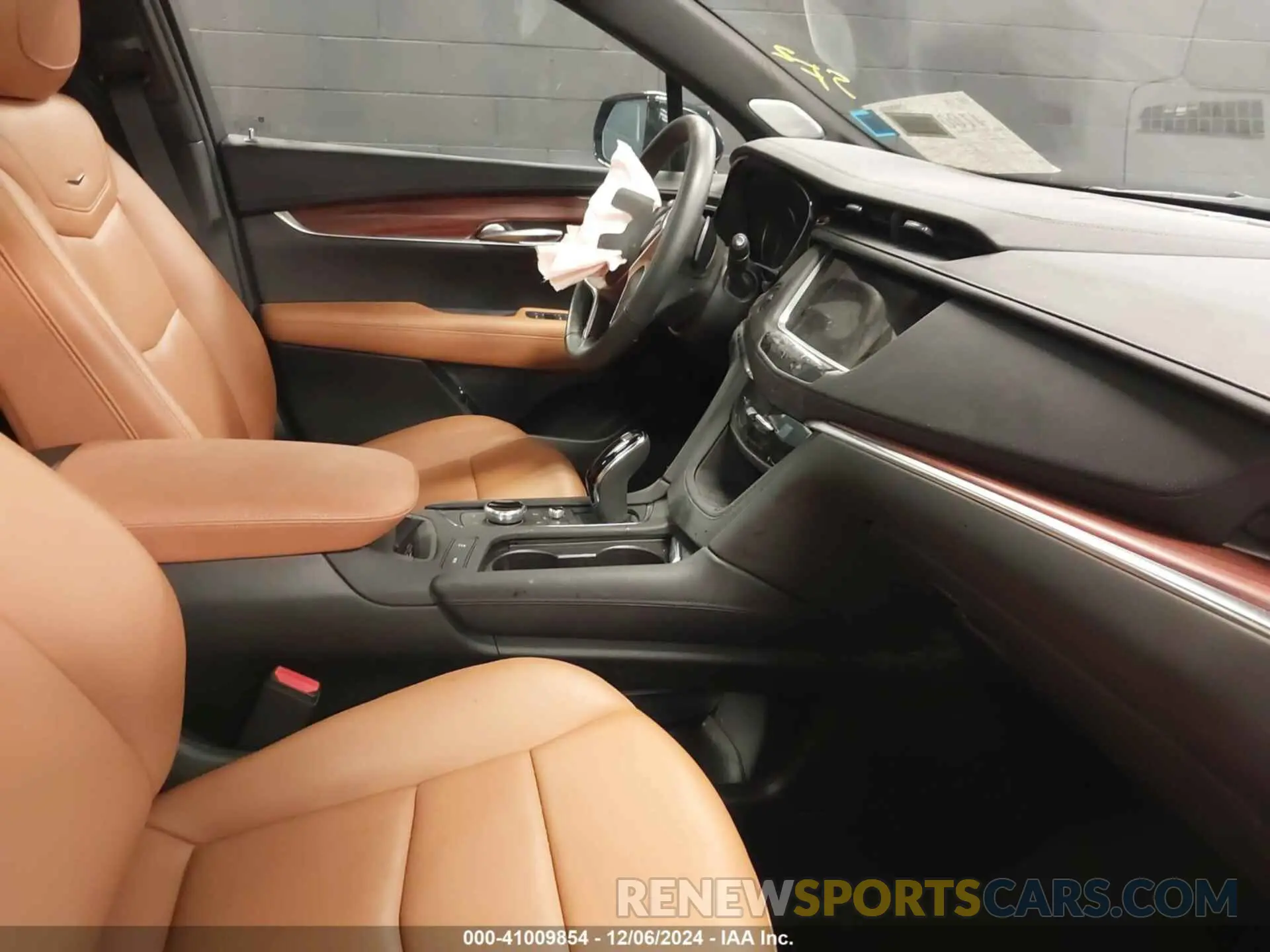 5 Photograph of a damaged car 1GYKNDRS0RZ736221 CADILLAC XT5 2024