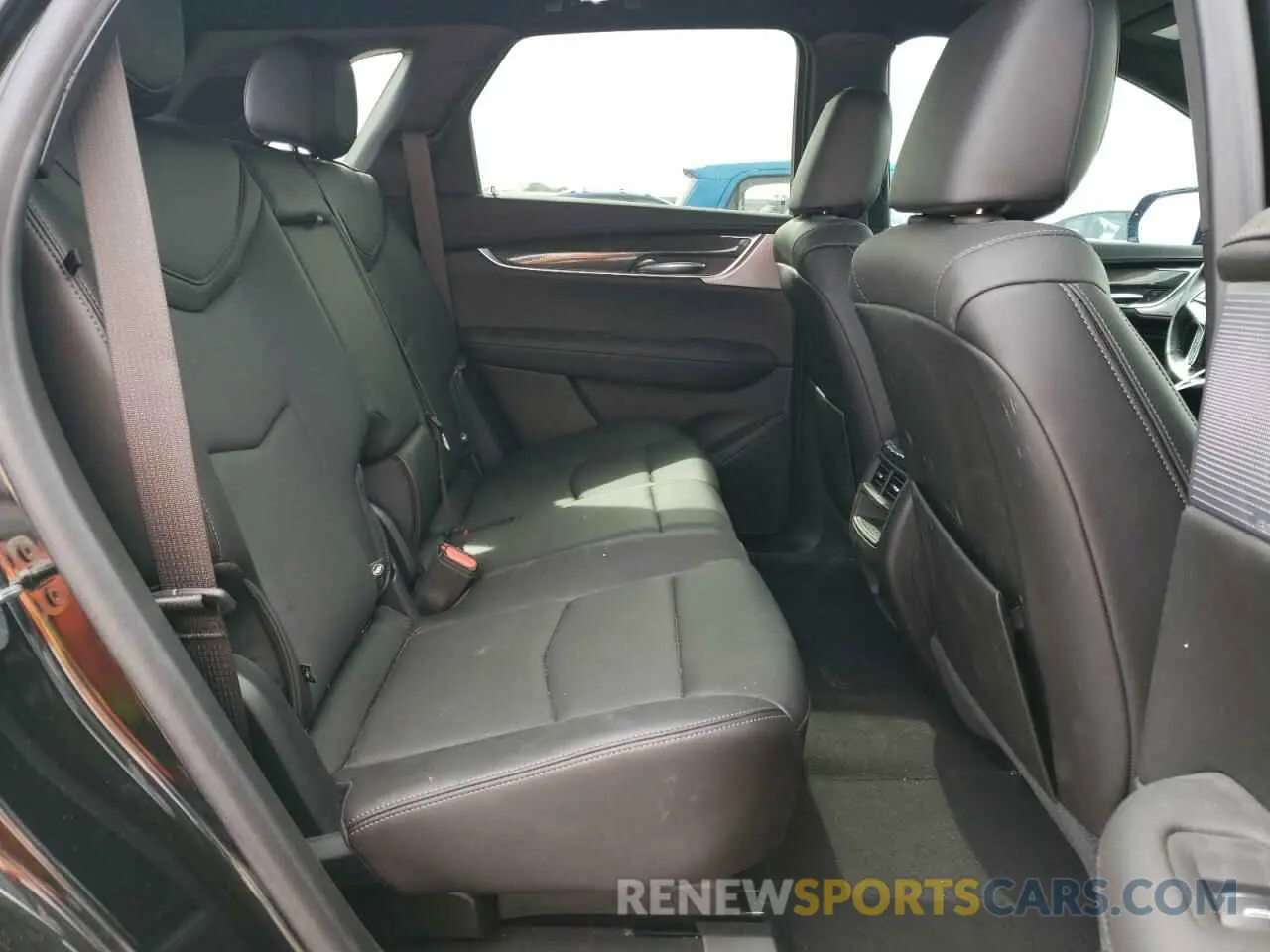 11 Photograph of a damaged car 1GYKNGRSXRZ706127 CADILLAC XT5 2024