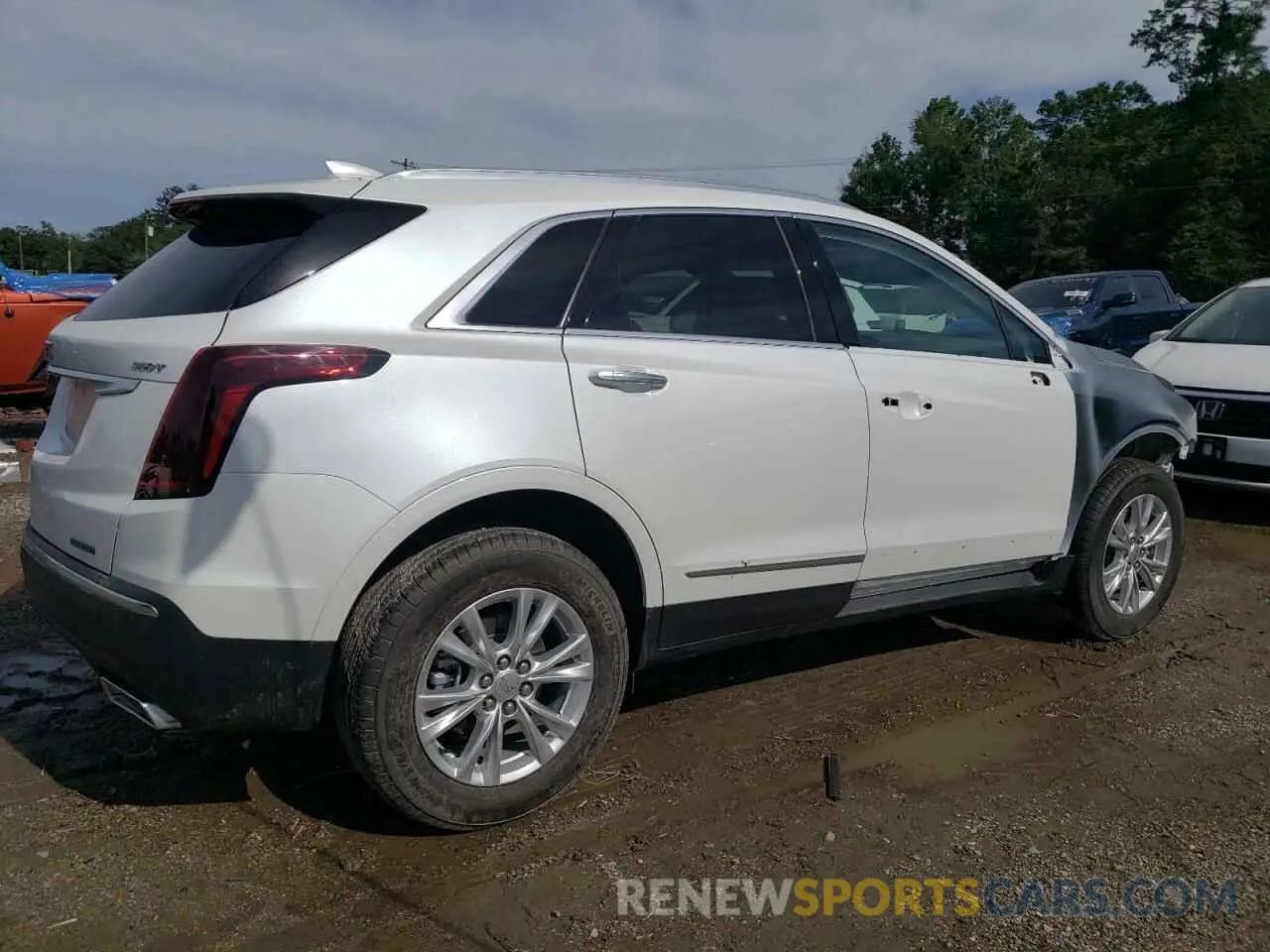 3 Photograph of a damaged car 1GYKNAR48SZ109529 CADILLAC XT5 2025