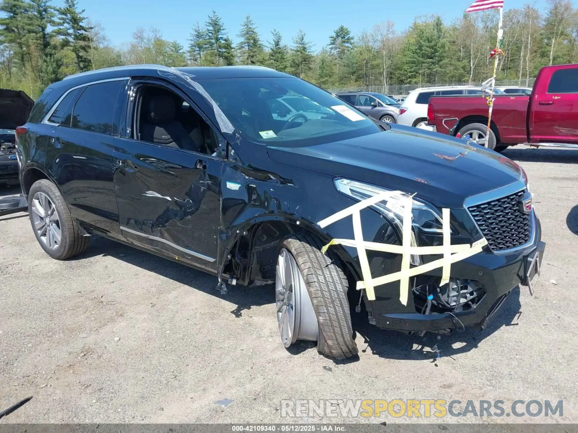 1 Photograph of a damaged car 1GYKNDR46SZ102077 CADILLAC XT5 2025
