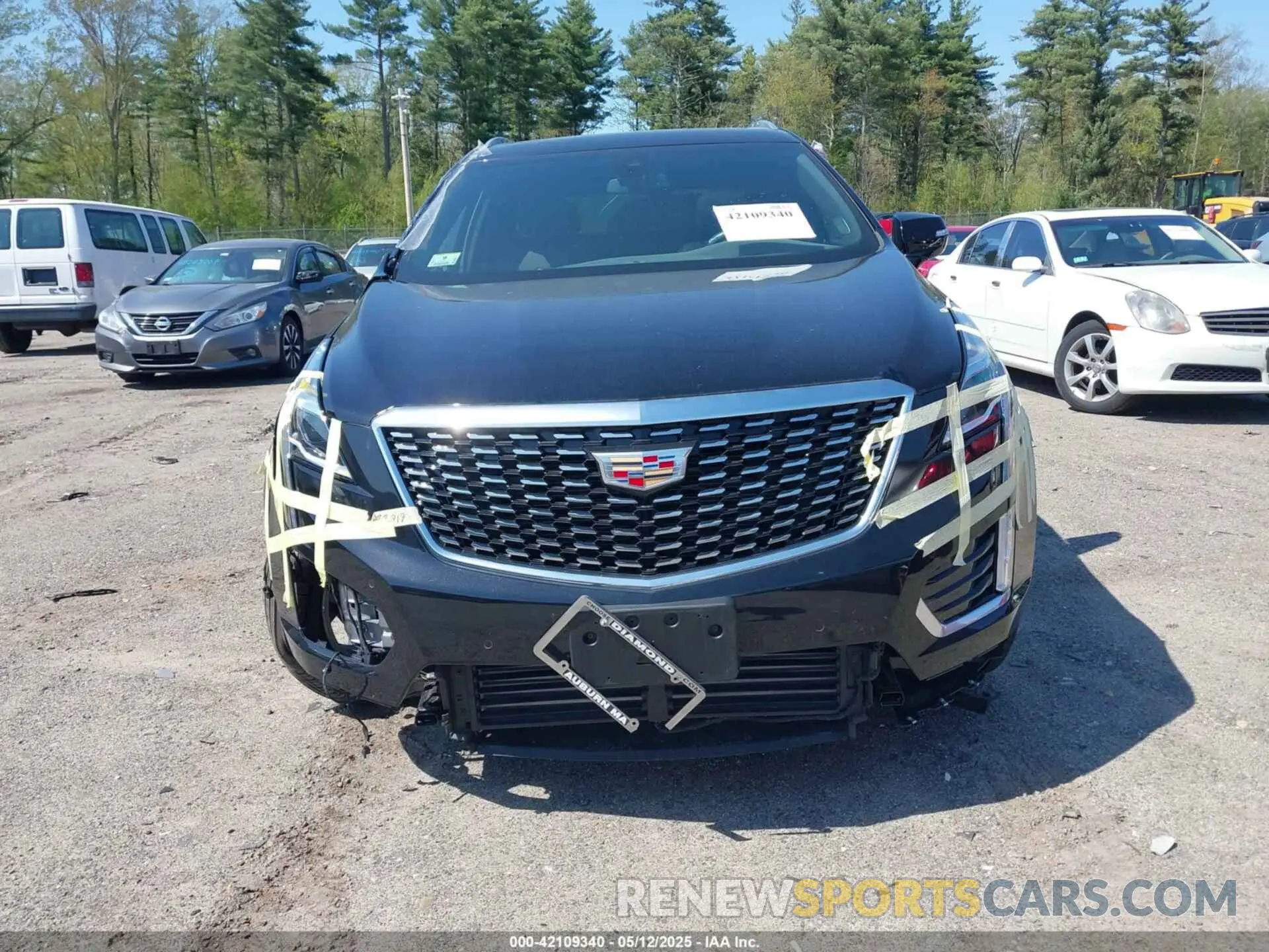 13 Photograph of a damaged car 1GYKNDR46SZ102077 CADILLAC XT5 2025