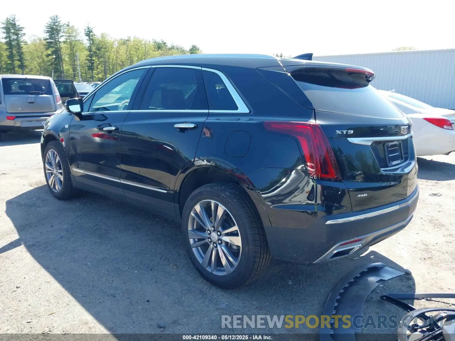 3 Photograph of a damaged car 1GYKNDR46SZ102077 CADILLAC XT5 2025