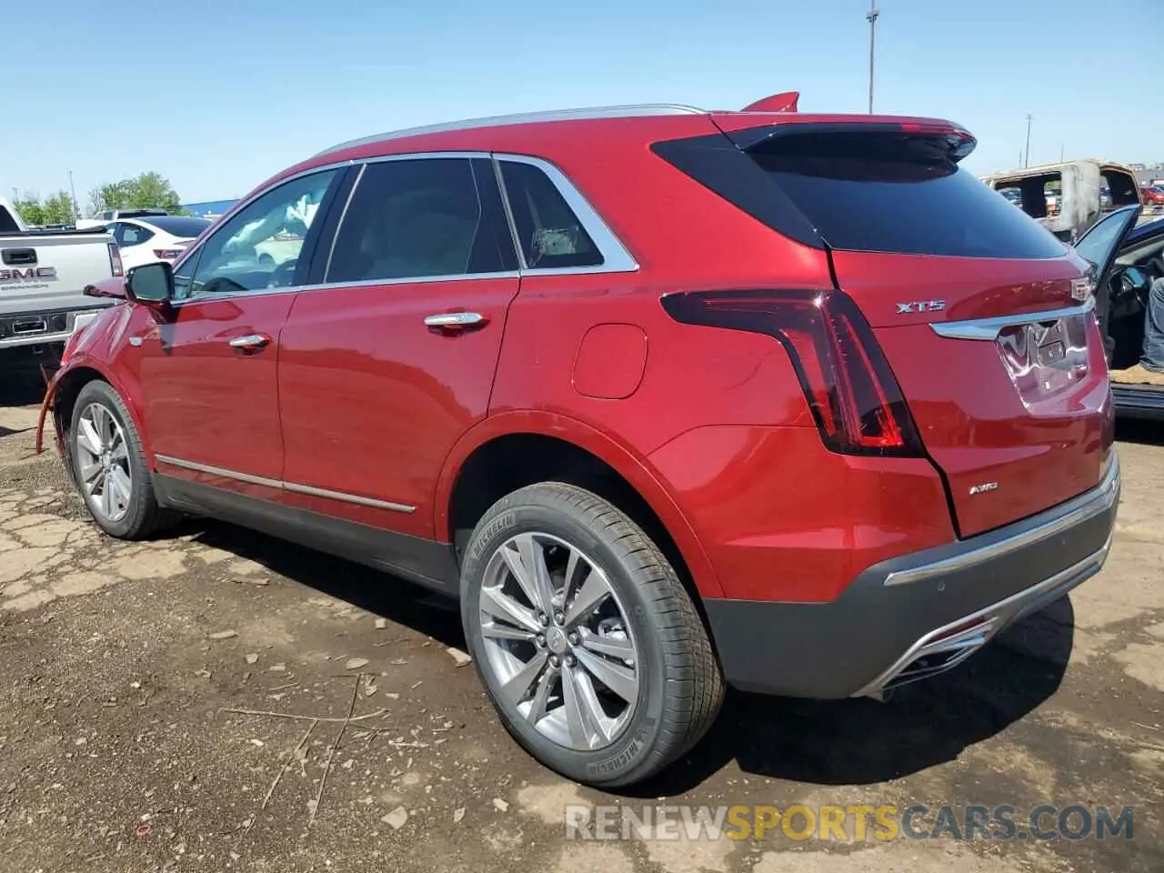 2 Фотография поврежденного автомобиля 1GYKNDRS6SZ113580 CADILLAC XT5 2025