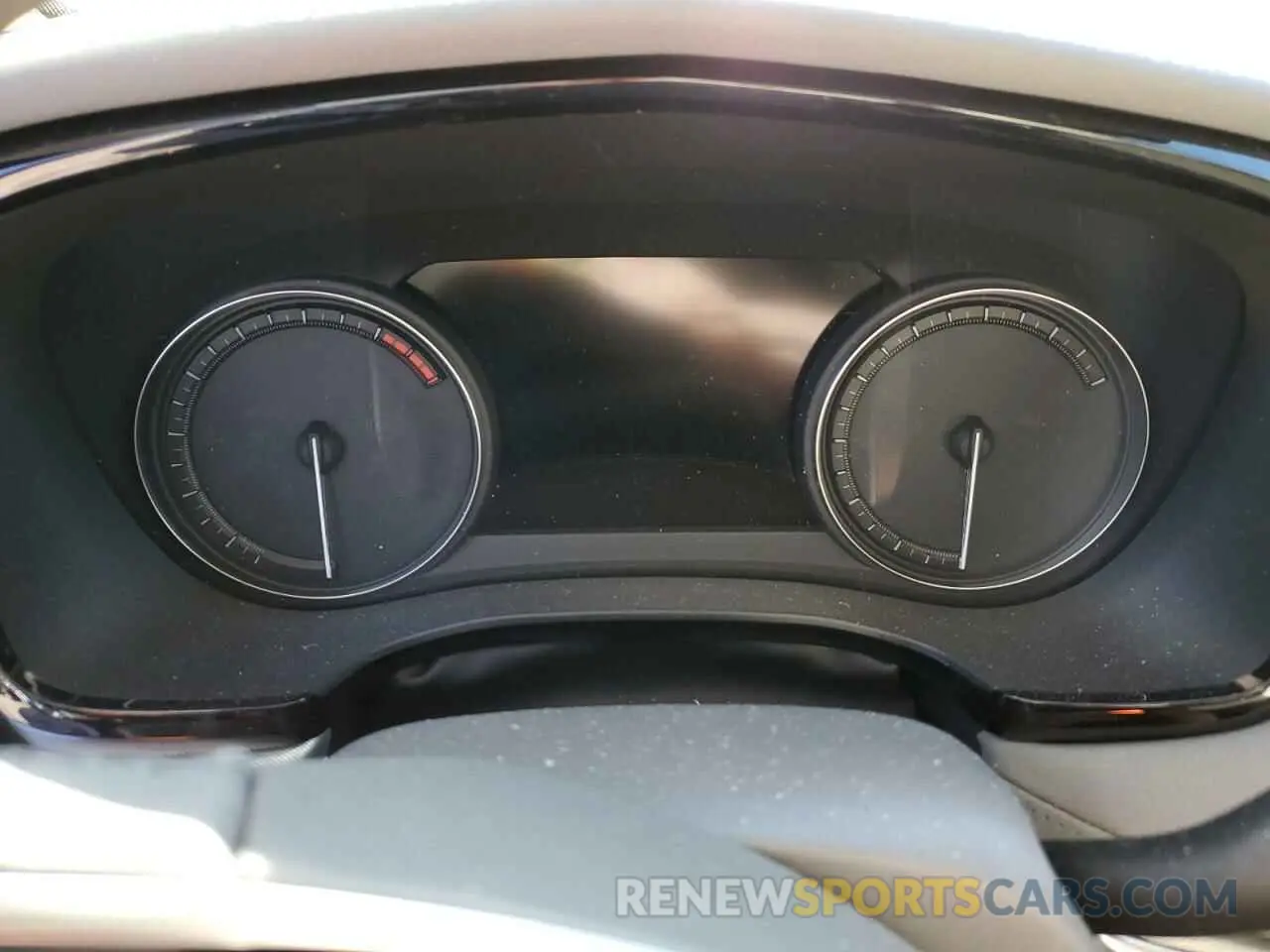 9 Фотография поврежденного автомобиля 1GYKNDRS8SZ103830 CADILLAC XT5 2025