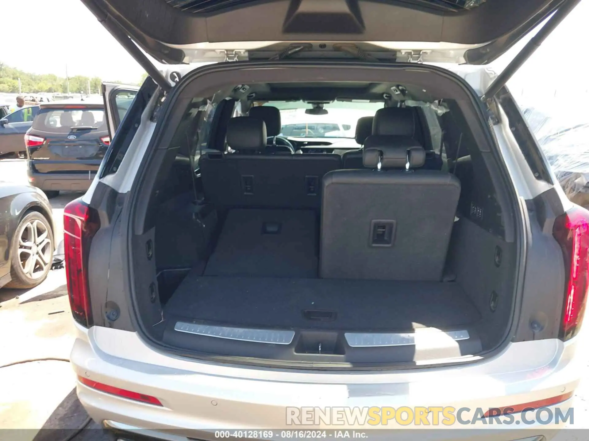 16 Photograph of a damaged car 1GYKPCRS1LZ188645 CADILLAC XT6 2020