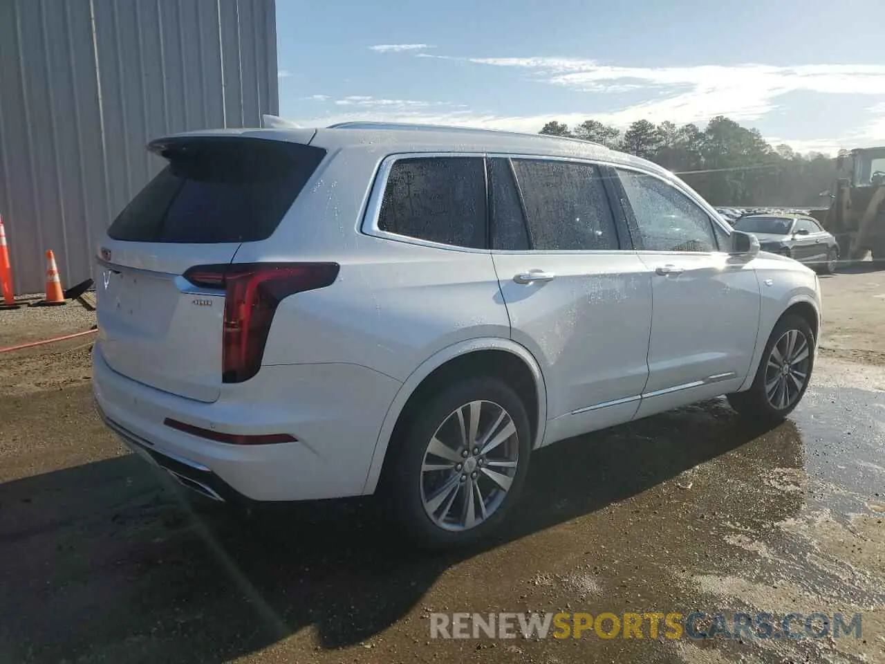 3 Photograph of a damaged car 1GYKPCRS5LZ184078 CADILLAC XT6 2020