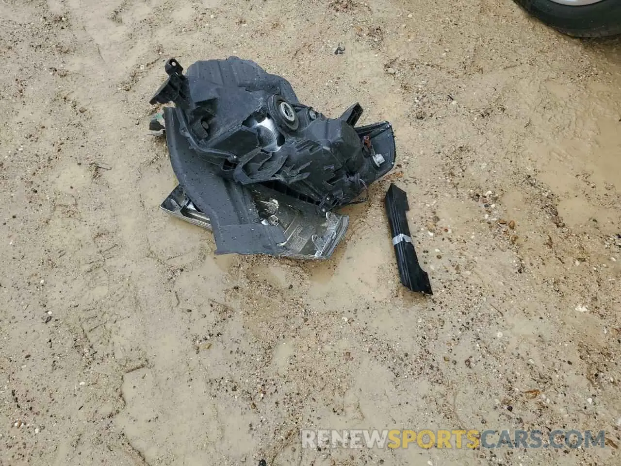 13 Photograph of a damaged car 1GYKPCRS5LZ225809 CADILLAC XT6 2020