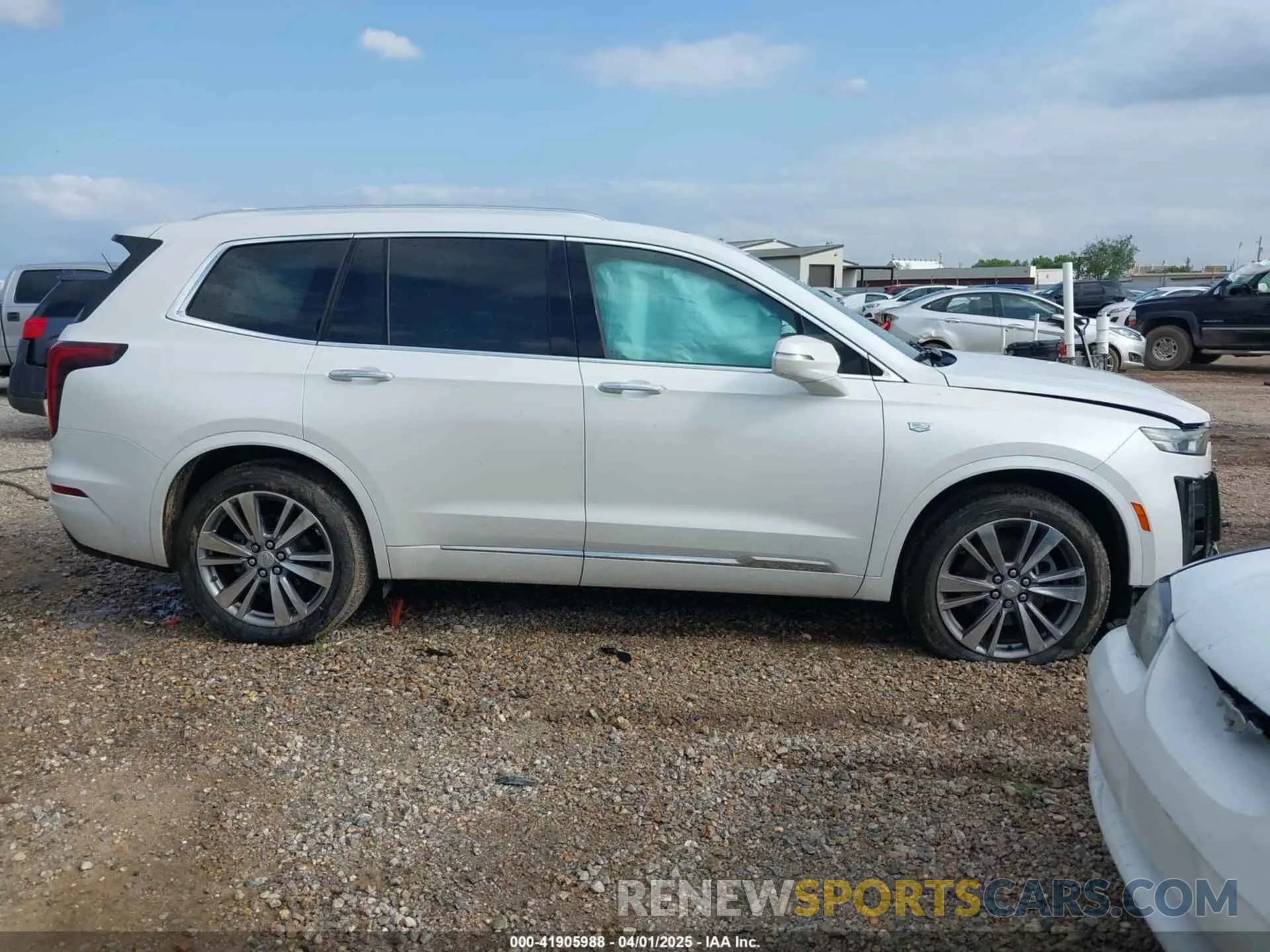 13 Photograph of a damaged car 1GYKPCRS8LZ106345 CADILLAC XT6 2020