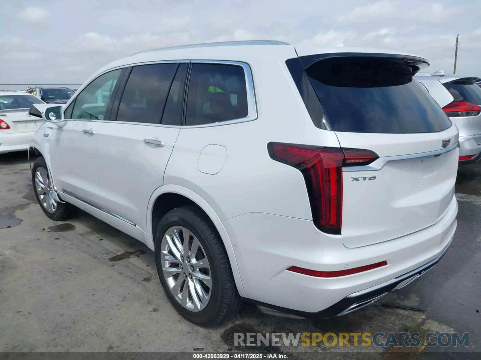 3 Photograph of a damaged car 1GYKPCRS9LZ115507 CADILLAC XT6 2020