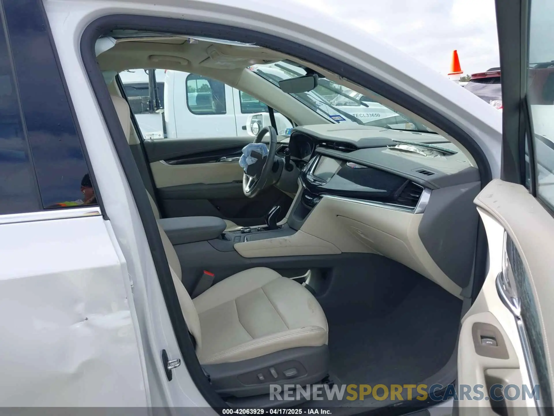 5 Photograph of a damaged car 1GYKPCRS9LZ115507 CADILLAC XT6 2020