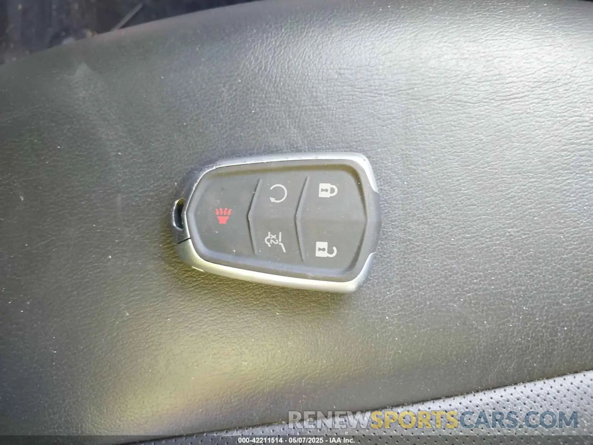 11 Photograph of a damaged car 1GYKPCRSXLZ136057 CADILLAC XT6 2020