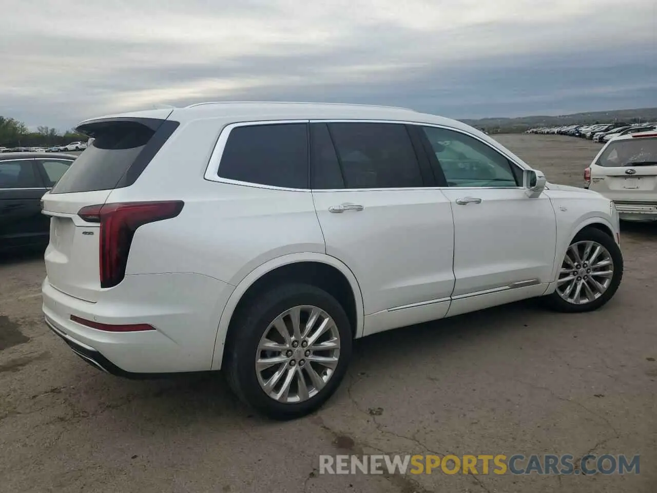 3 Photograph of a damaged car 1GYKPDRS0LZ135926 CADILLAC XT6 2020