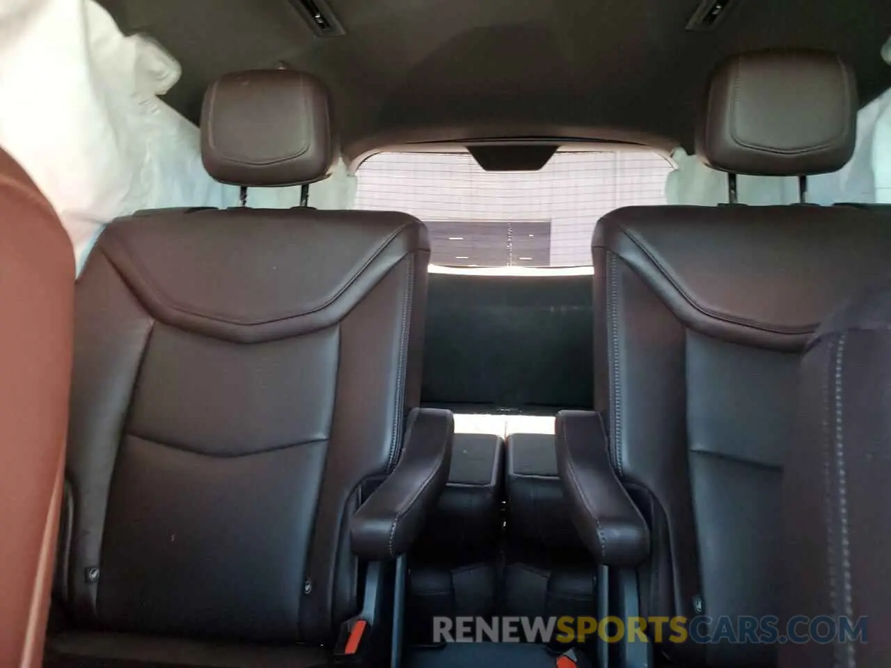 10 Photograph of a damaged car 1GYKPDRS2LZ138648 CADILLAC XT6 2020