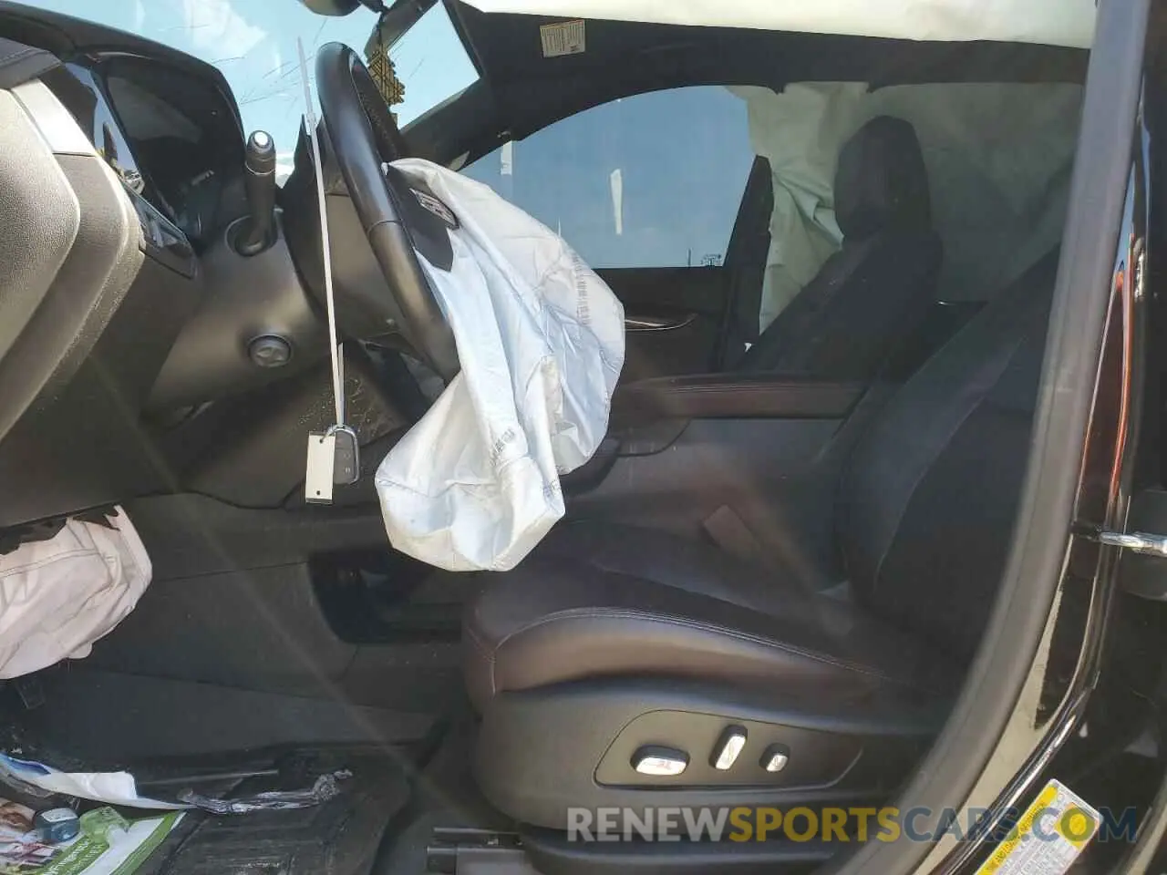 7 Photograph of a damaged car 1GYKPDRS2LZ138648 CADILLAC XT6 2020