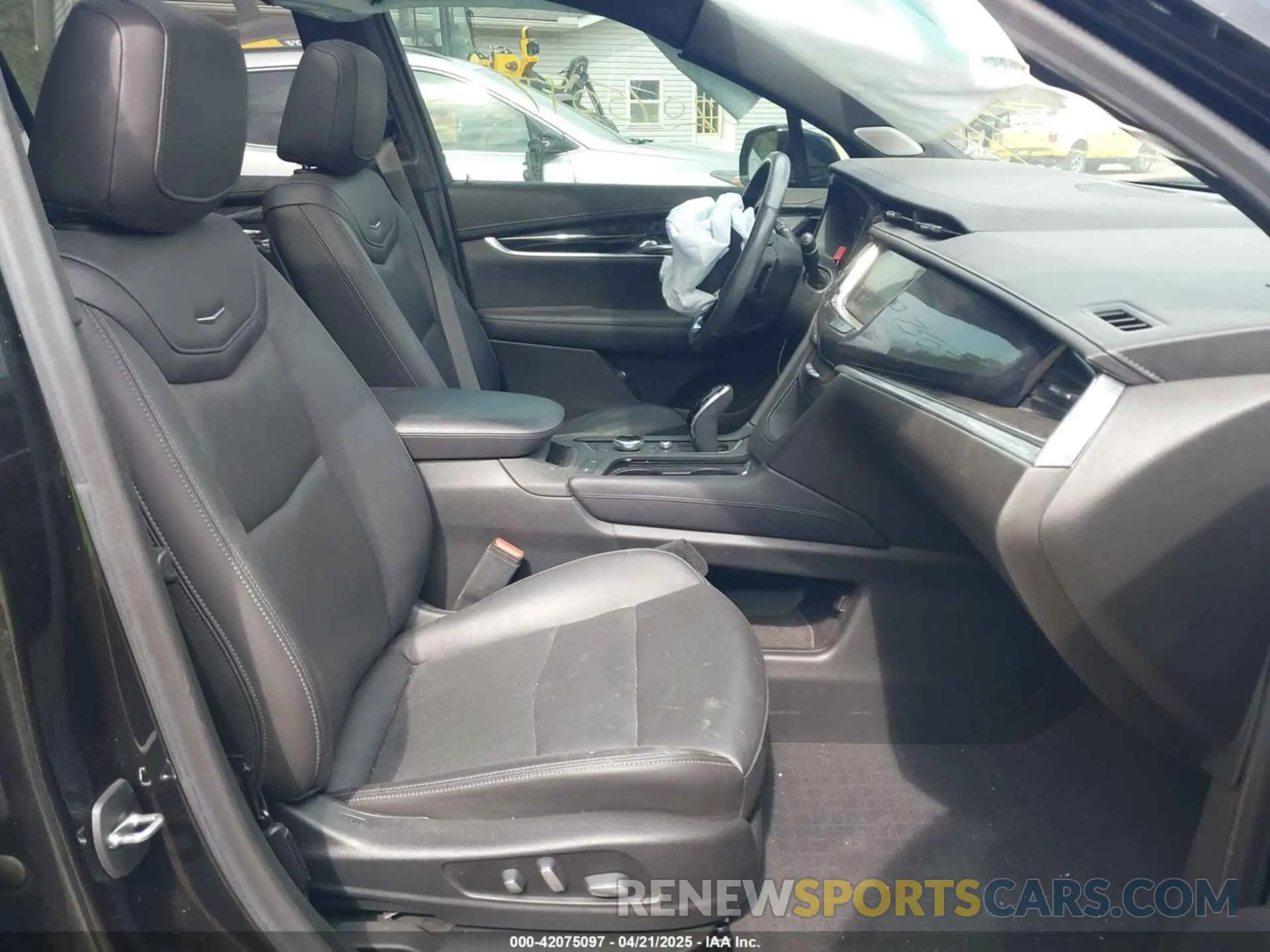 5 Photograph of a damaged car 1GYKPDRS6LZ223623 CADILLAC XT6 2020