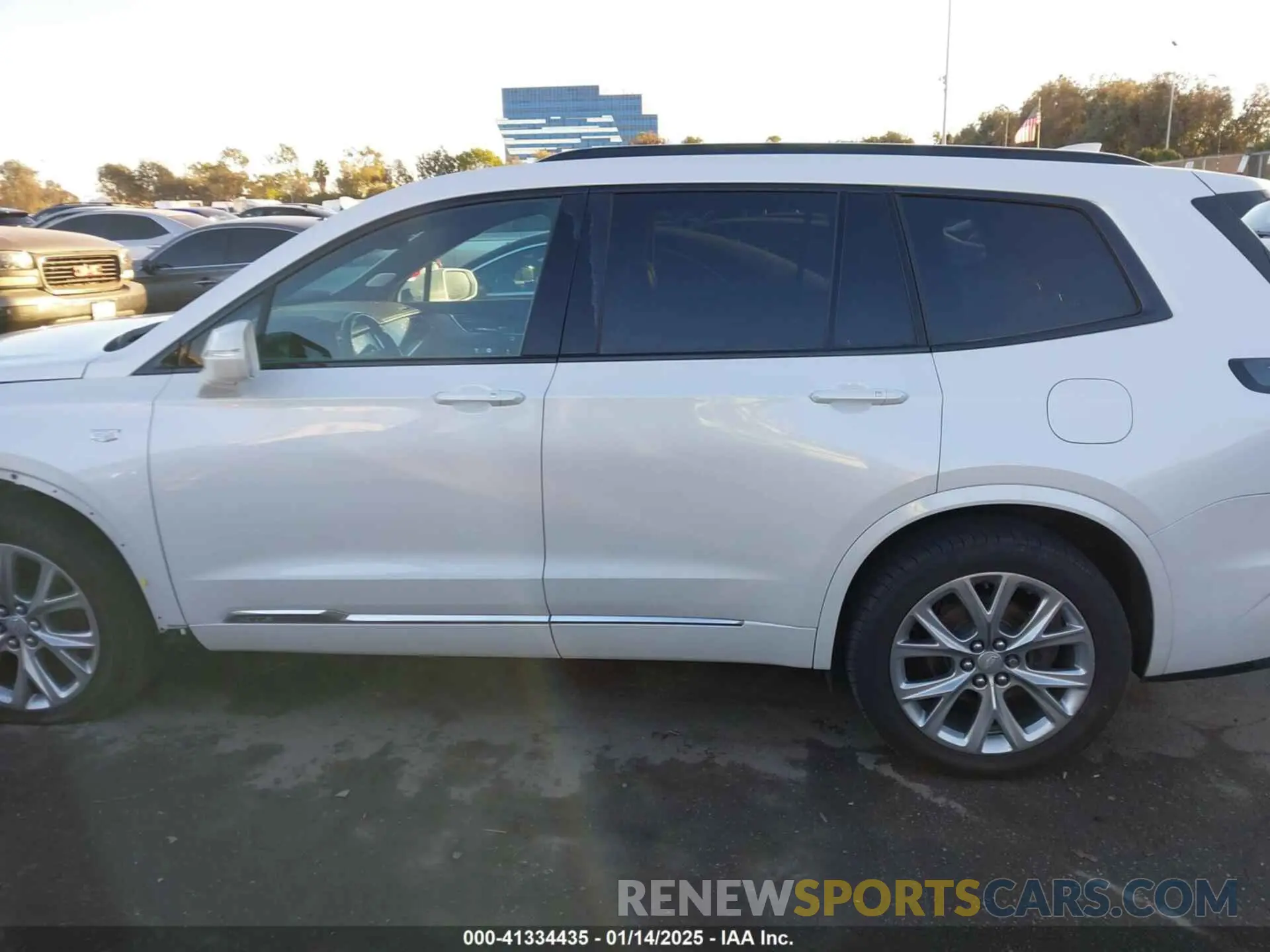 15 Photograph of a damaged car 1GYKPGRS3LZ197788 CADILLAC XT6 2020