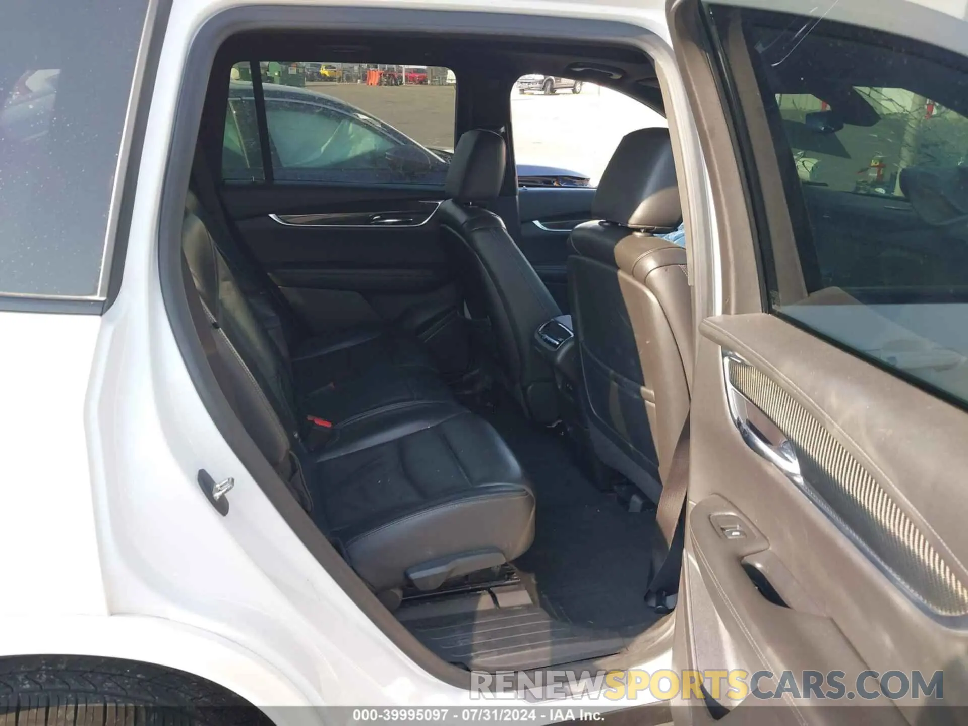 8 Photograph of a damaged car 1GYKPGRS5LZ115883 CADILLAC XT6 2020