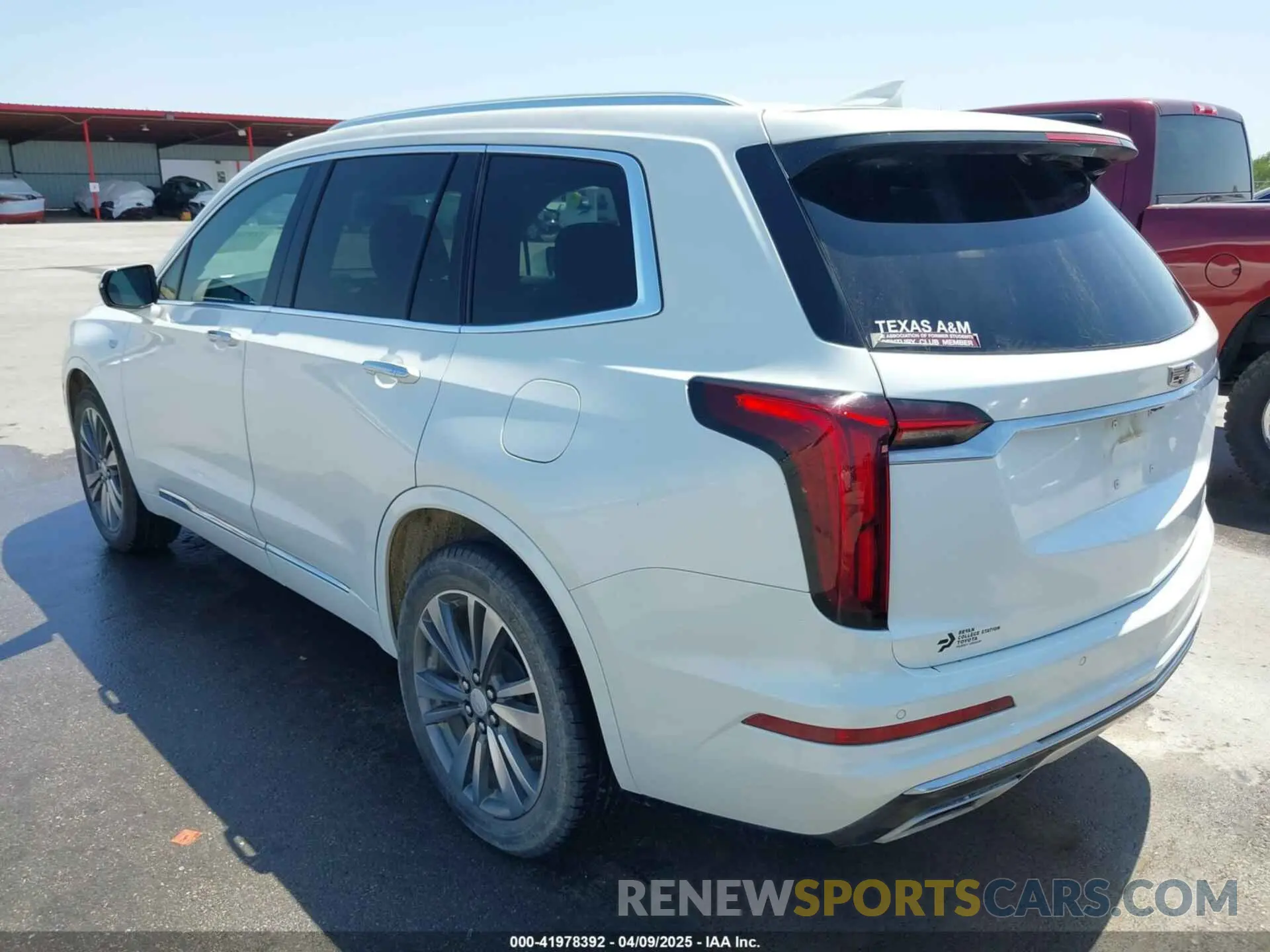 3 Photograph of a damaged car 1GYKPCRS2MZ151718 CADILLAC XT6 2021