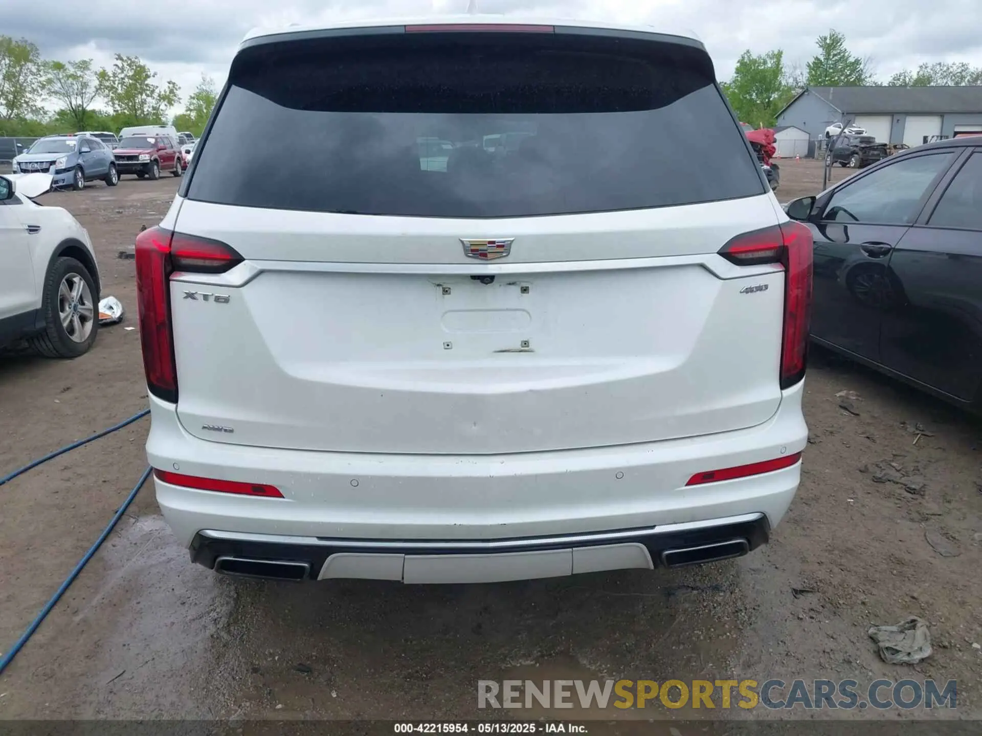 17 Photograph of a damaged car 1GYKPDRS0MZ141453 CADILLAC XT6 2021