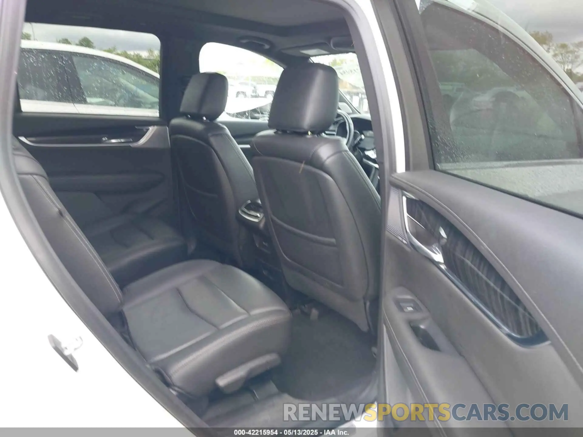 8 Photograph of a damaged car 1GYKPDRS0MZ141453 CADILLAC XT6 2021