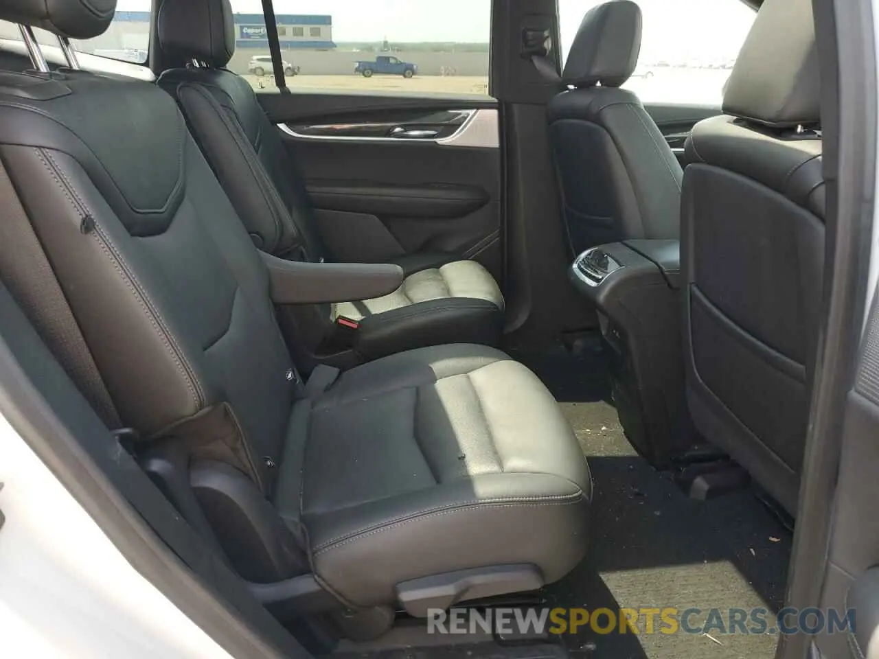 11 Photograph of a damaged car 1GYKPGRS7MZ134193 CADILLAC XT6 2021