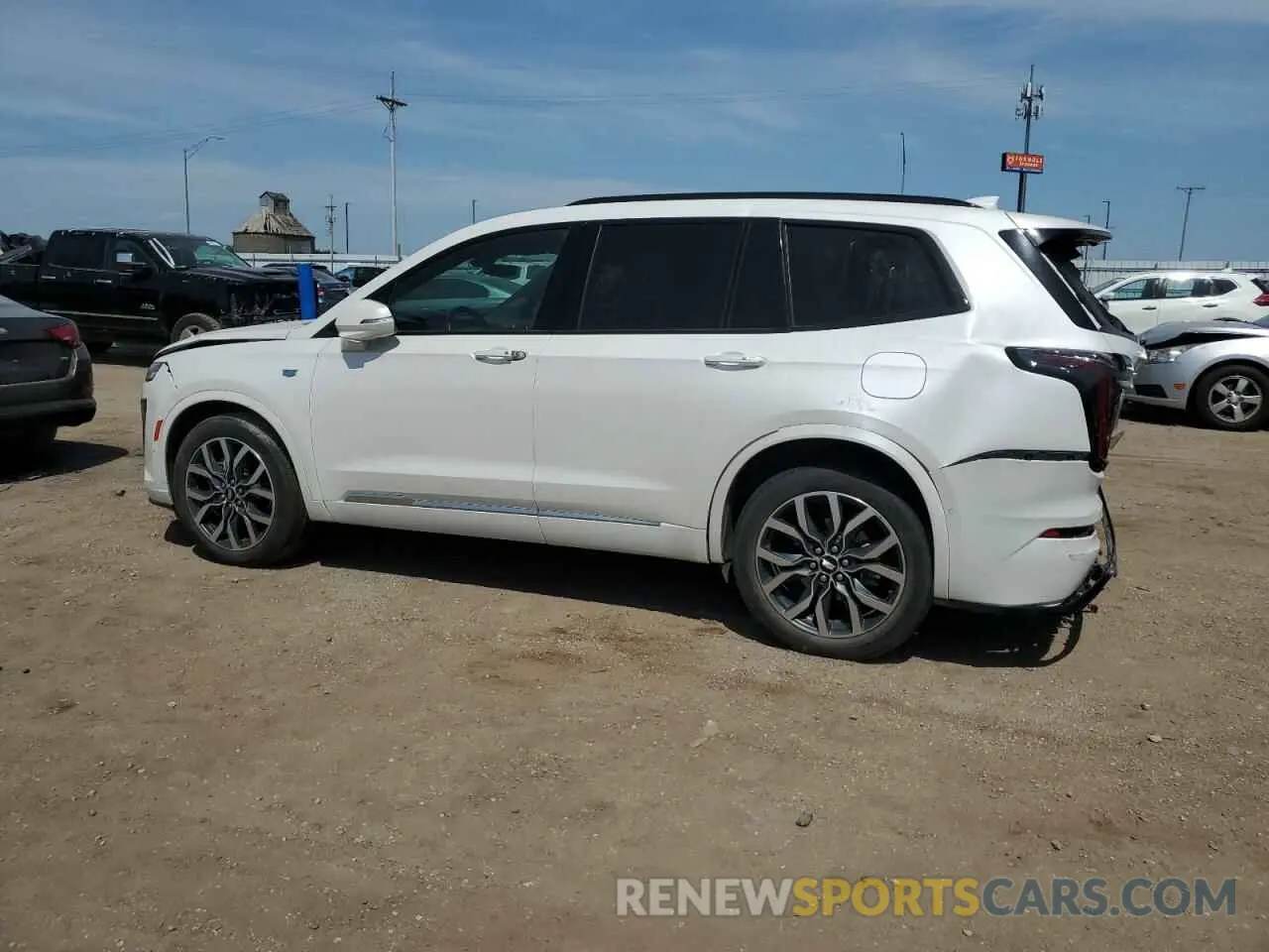 2 Photograph of a damaged car 1GYKPGRS7MZ134193 CADILLAC XT6 2021