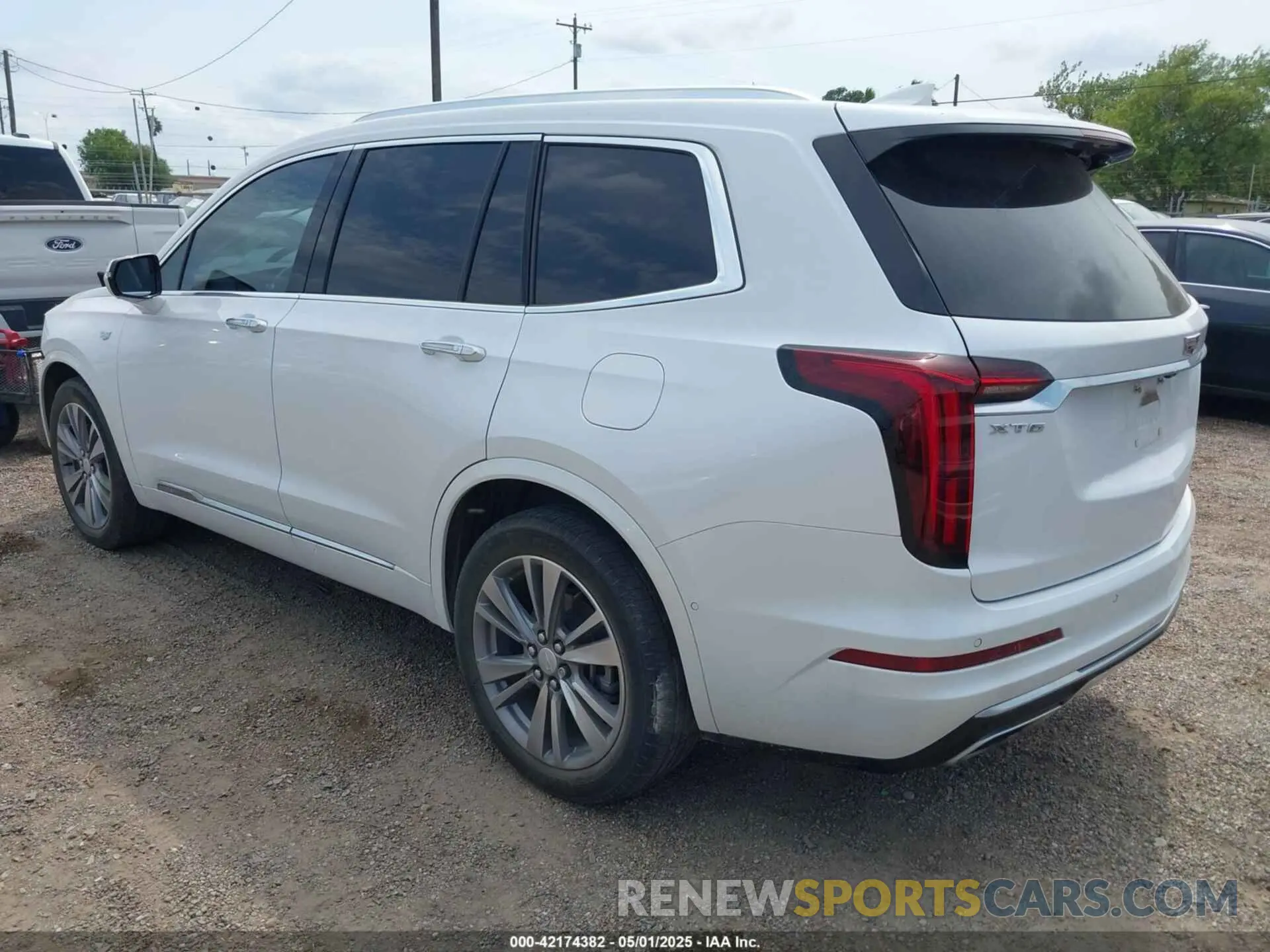 3 Photograph of a damaged car 1GYKPCRS2NZ161800 CADILLAC XT6 2022