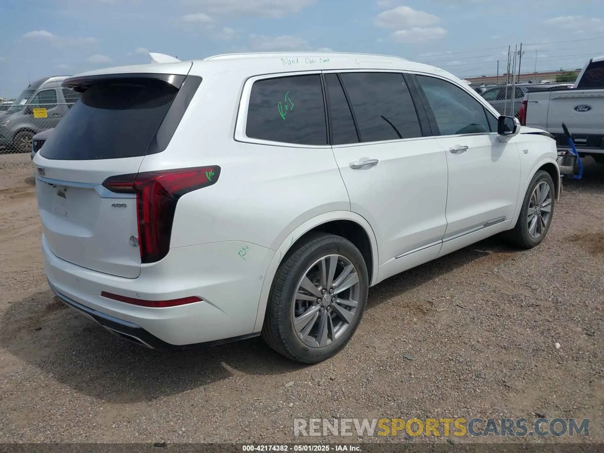 4 Photograph of a damaged car 1GYKPCRS2NZ161800 CADILLAC XT6 2022