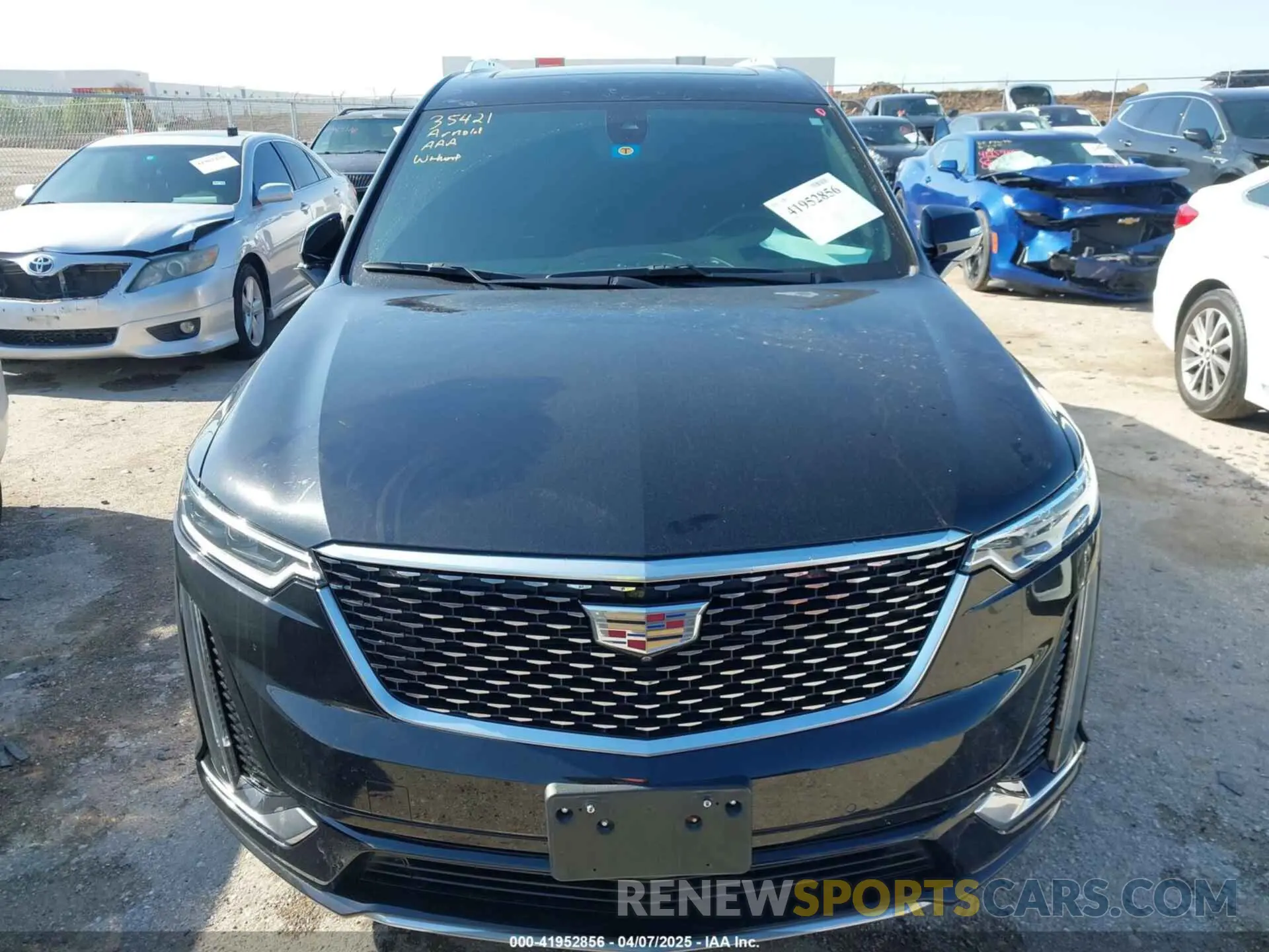 12 Photograph of a damaged car 1GYKPCRS3NZ156413 CADILLAC XT6 2022