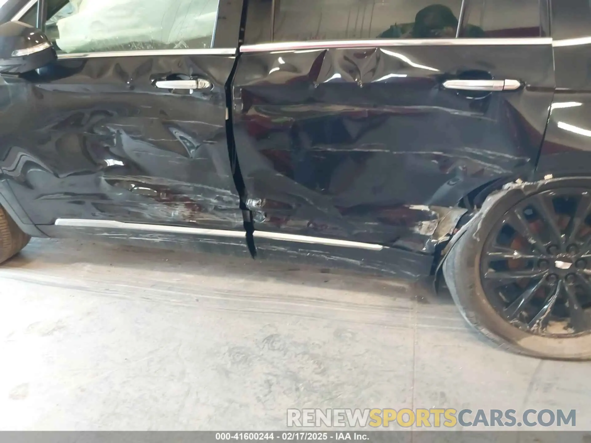 6 Photograph of a damaged car 1GYKPDRS0NZ131233 CADILLAC XT6 2022