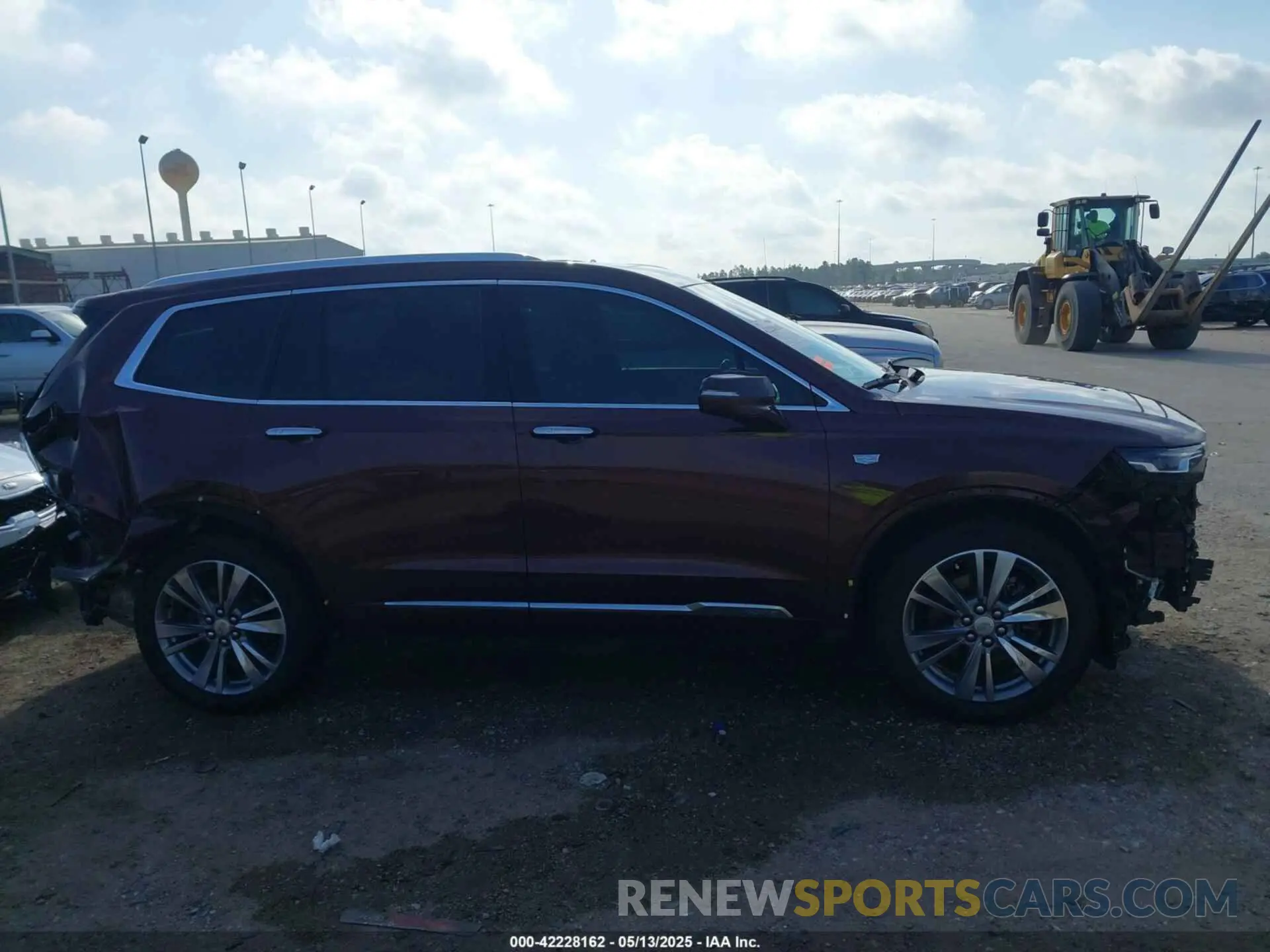 14 Photograph of a damaged car 1GYKPDRS1NZ117762 CADILLAC XT6 2022