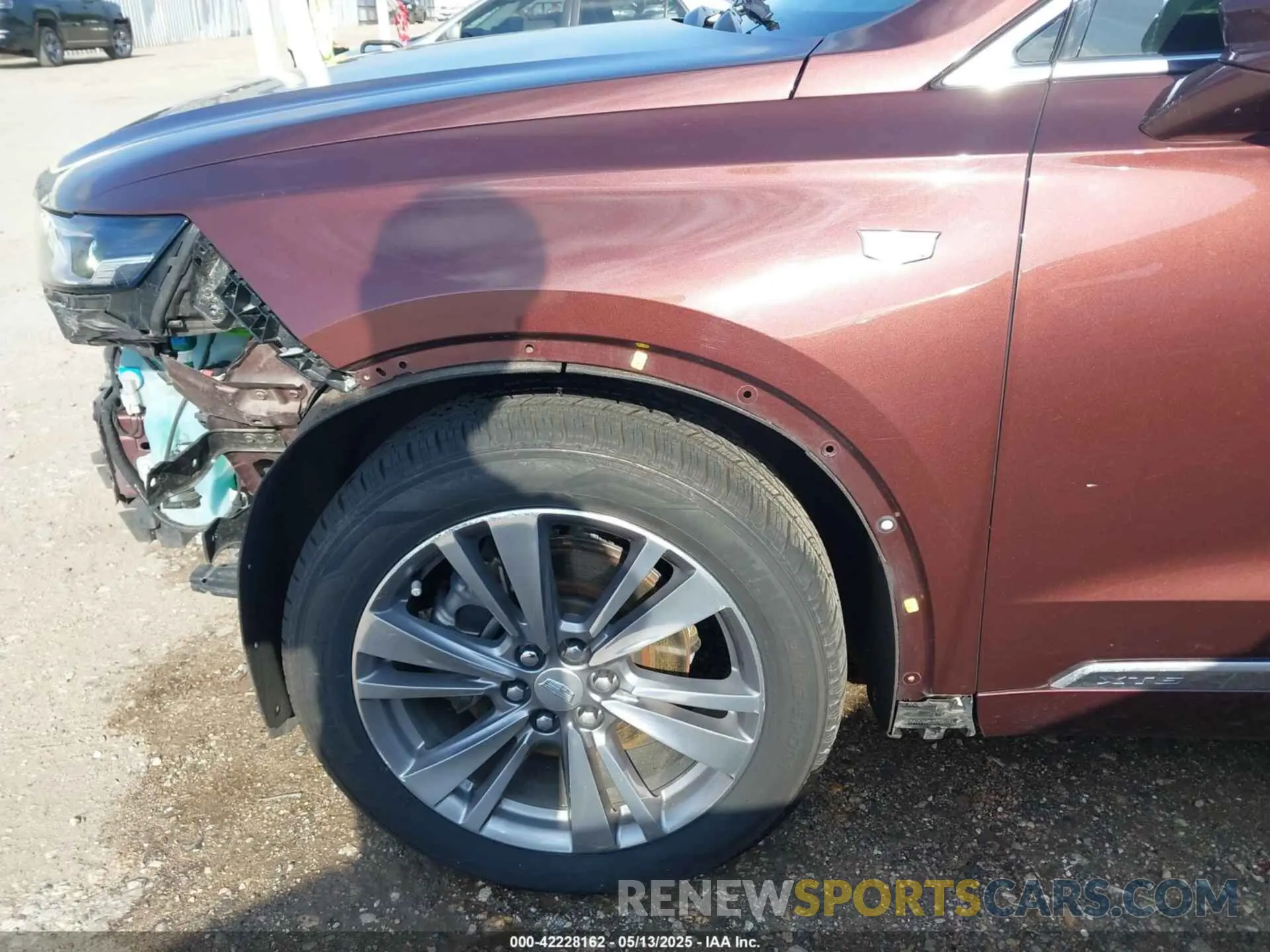 21 Photograph of a damaged car 1GYKPDRS1NZ117762 CADILLAC XT6 2022