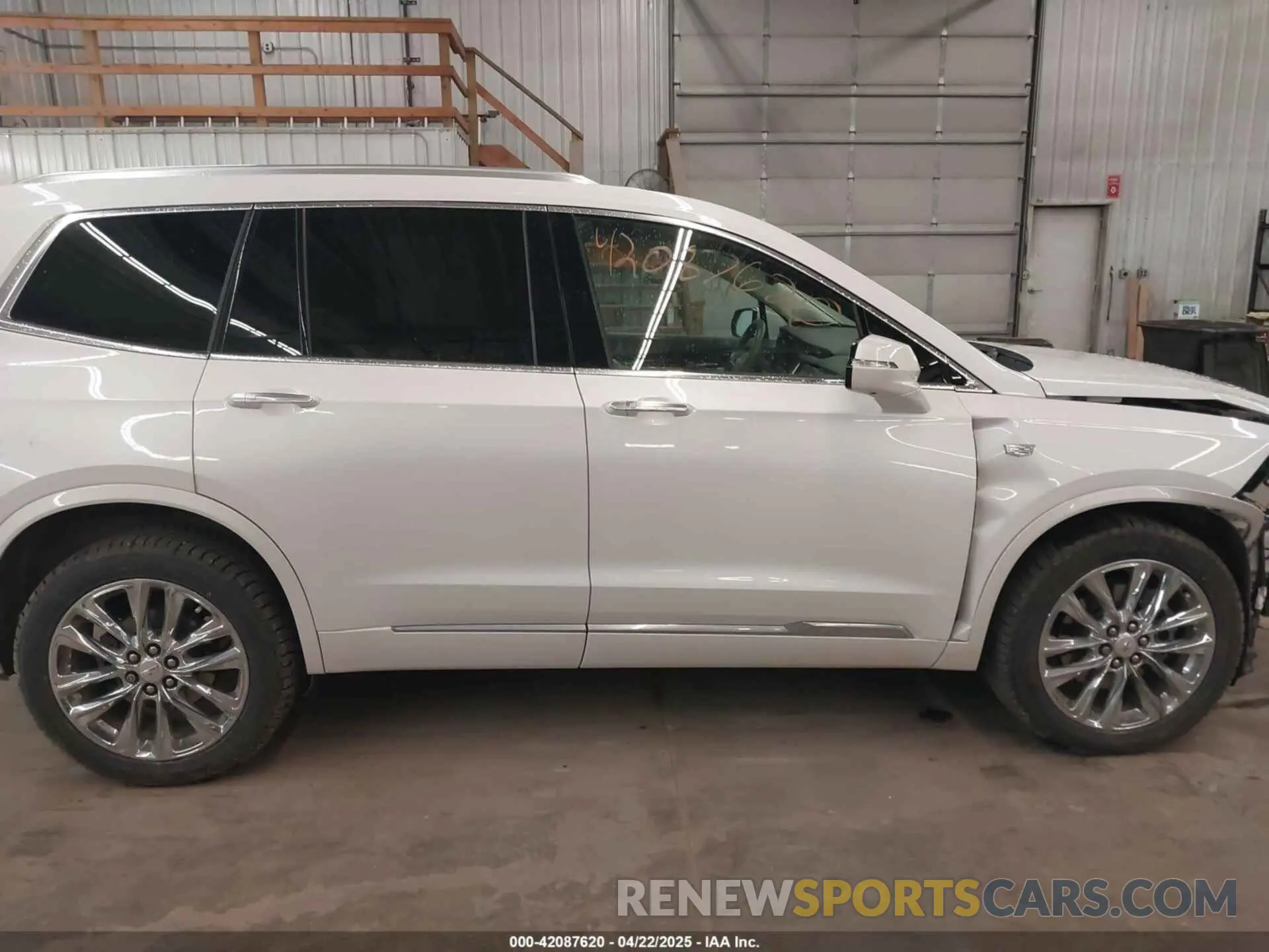 14 Photograph of a damaged car 1GYKPDRS3NZ131095 CADILLAC XT6 2022