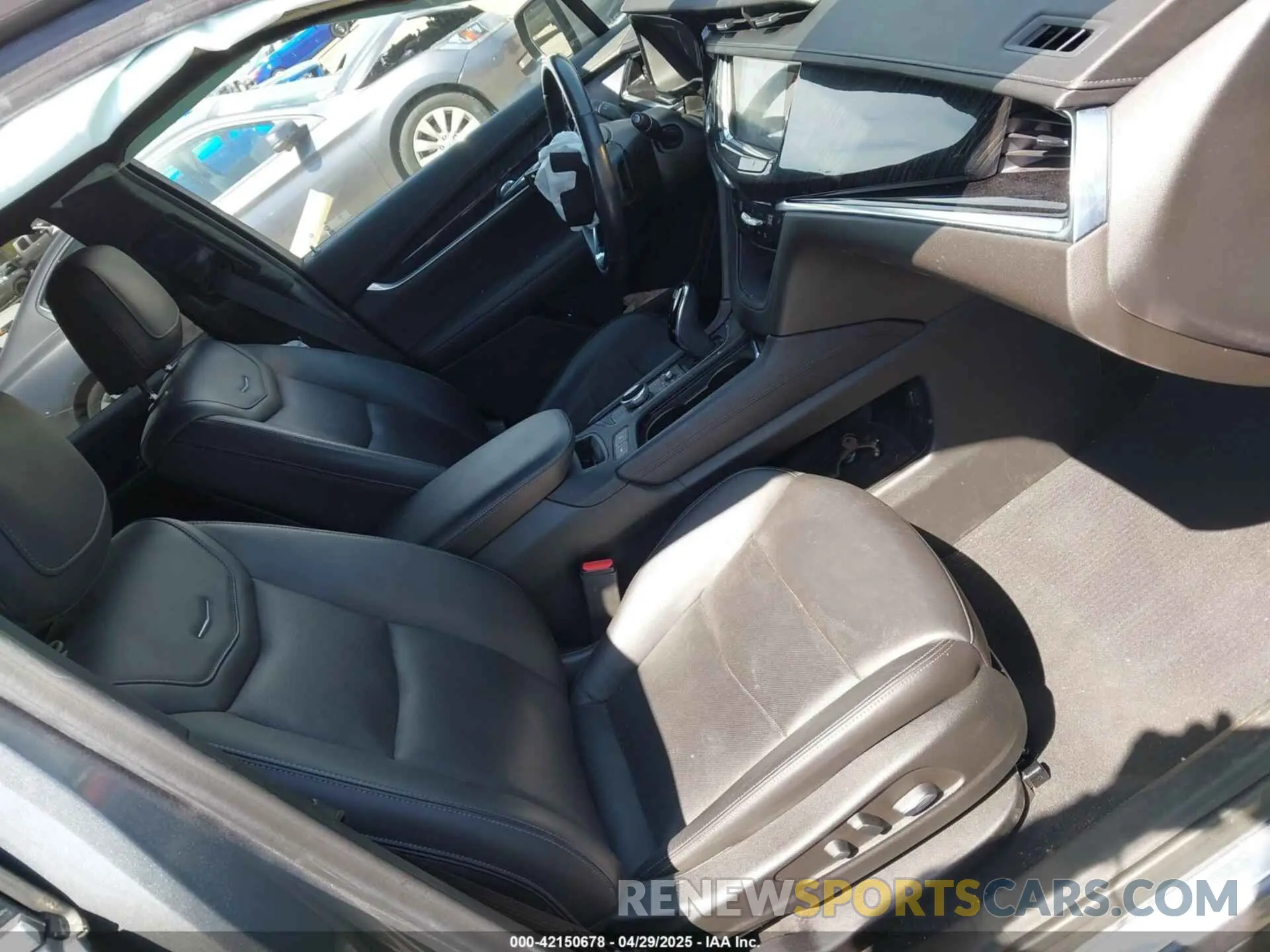 5 Photograph of a damaged car 1GYKPDRS4NZ146284 CADILLAC XT6 2022