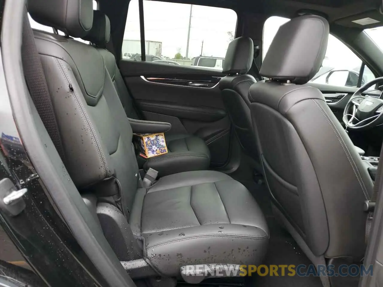 11 Photograph of a damaged car 1GYKPDRSXNZ161744 CADILLAC XT6 2022
