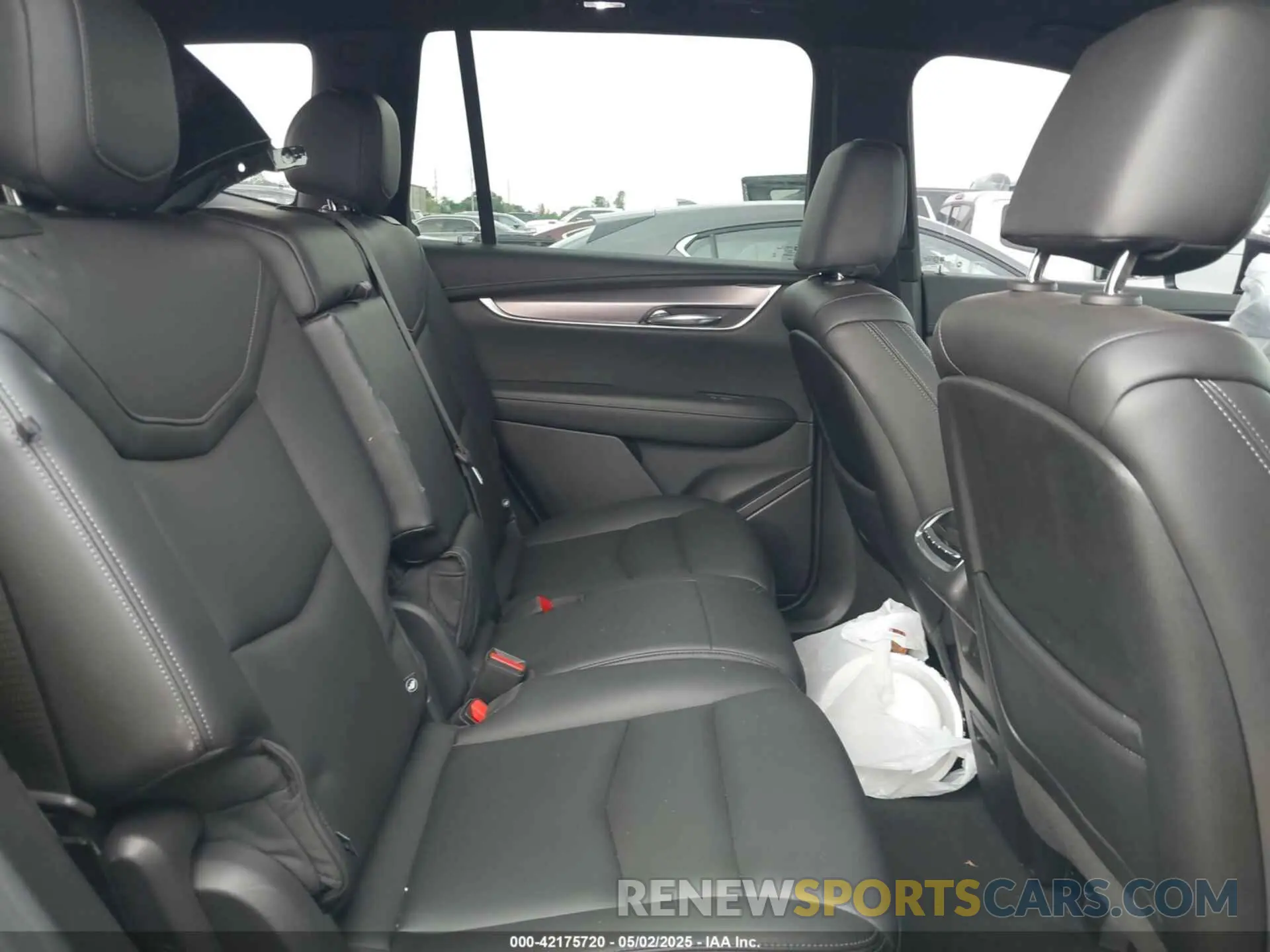 8 Фотография поврежденного автомобиля 1GYKPAR43PZ147512 CADILLAC XT6 2023