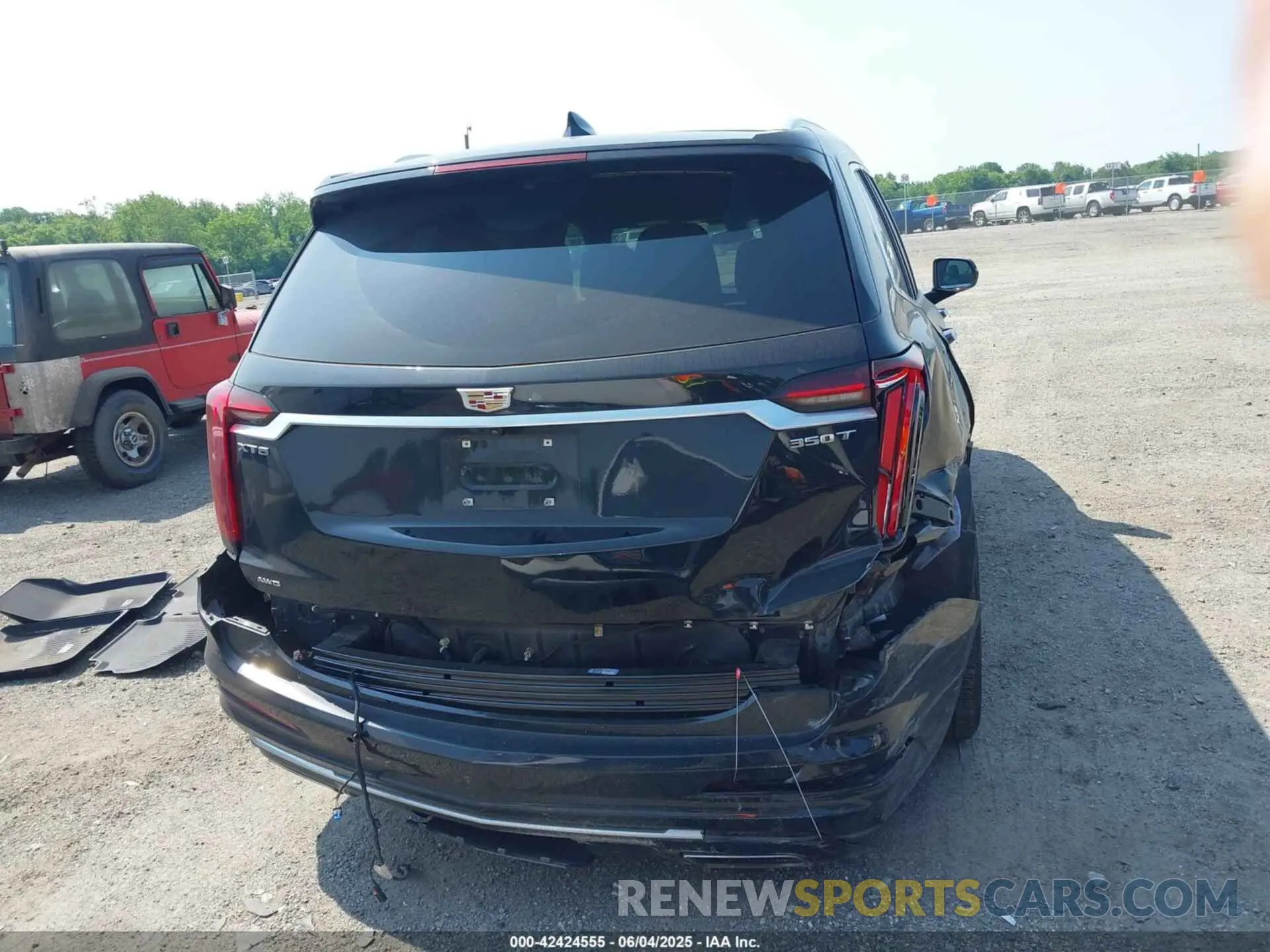 17 Photograph of a damaged car 1GYKPBR49PZ169939 CADILLAC XT6 2023