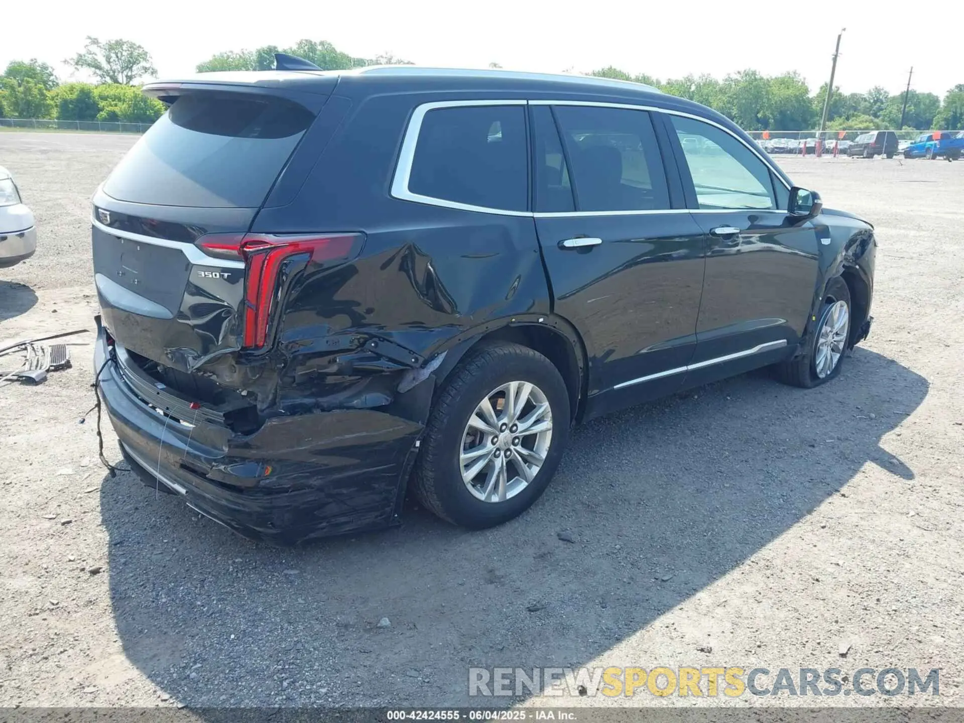 4 Photograph of a damaged car 1GYKPBR49PZ169939 CADILLAC XT6 2023