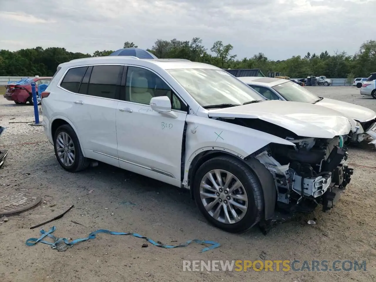 4 Photograph of a damaged car 1GYKPCRS5PZ120161 CADILLAC XT6 2023
