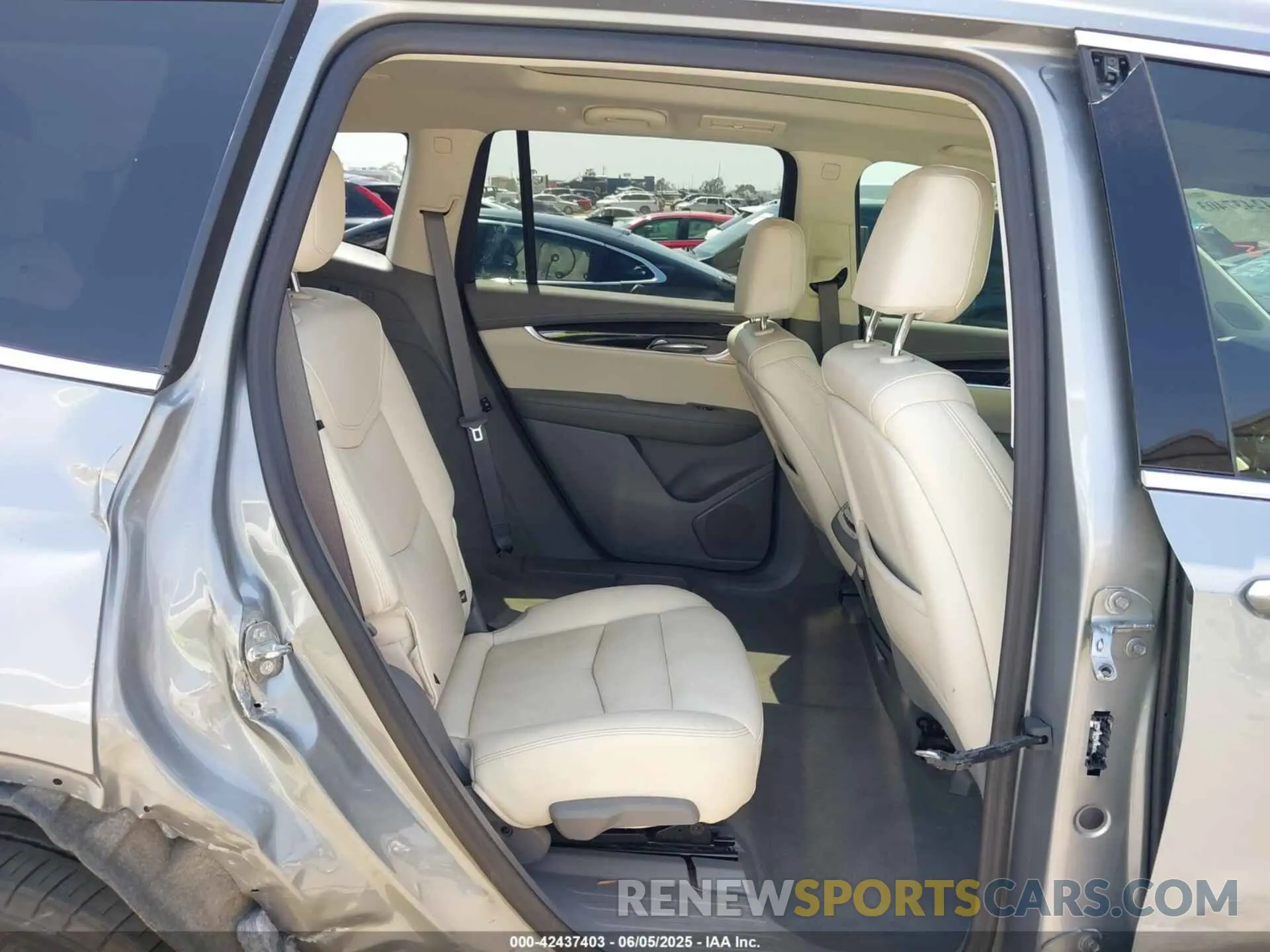 8 Photograph of a damaged car 1GYKPCRS6PZ163018 CADILLAC XT6 2023