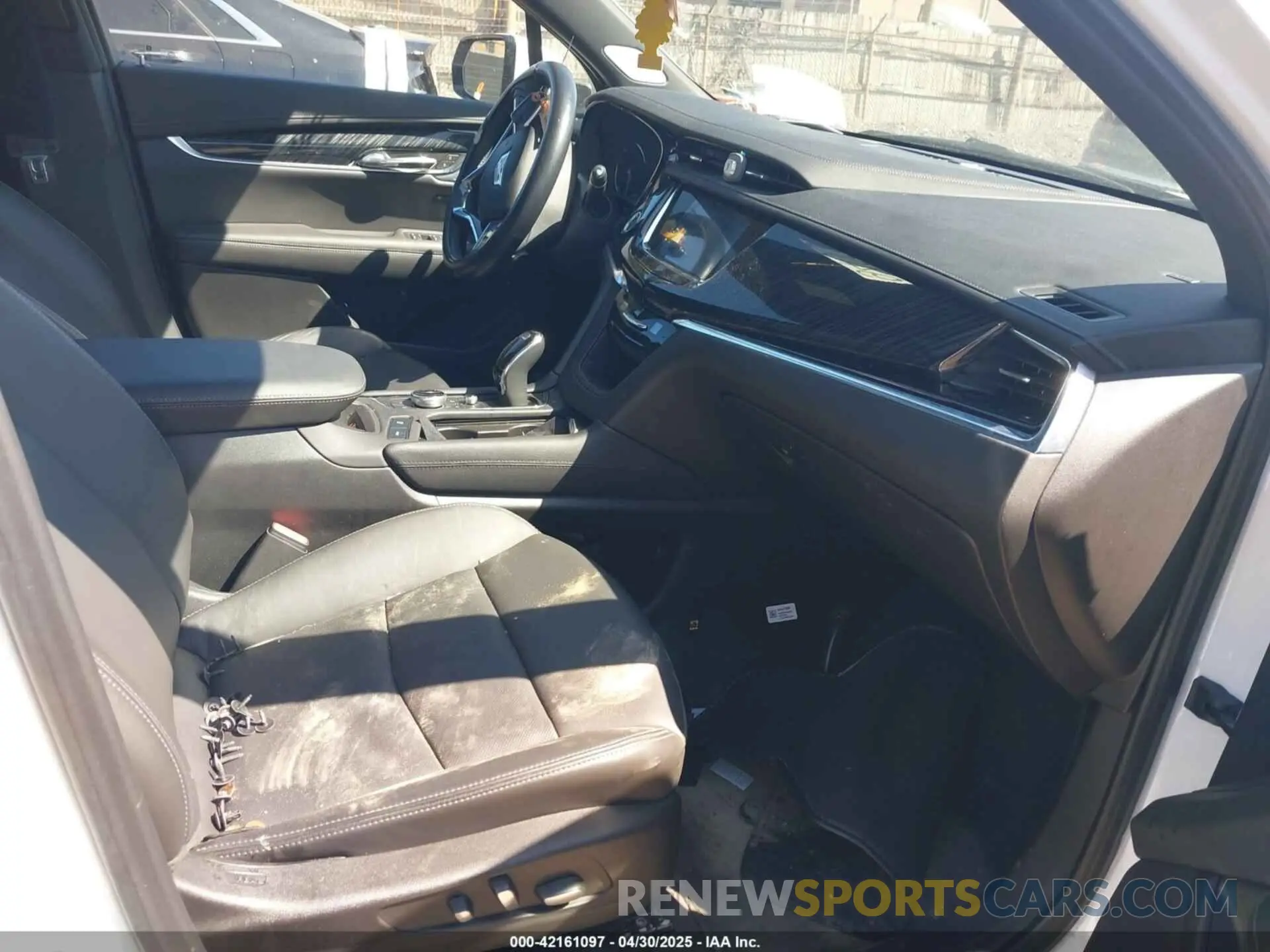 5 Photograph of a damaged car 1GYKPDRS4PZ182799 CADILLAC XT6 2023
