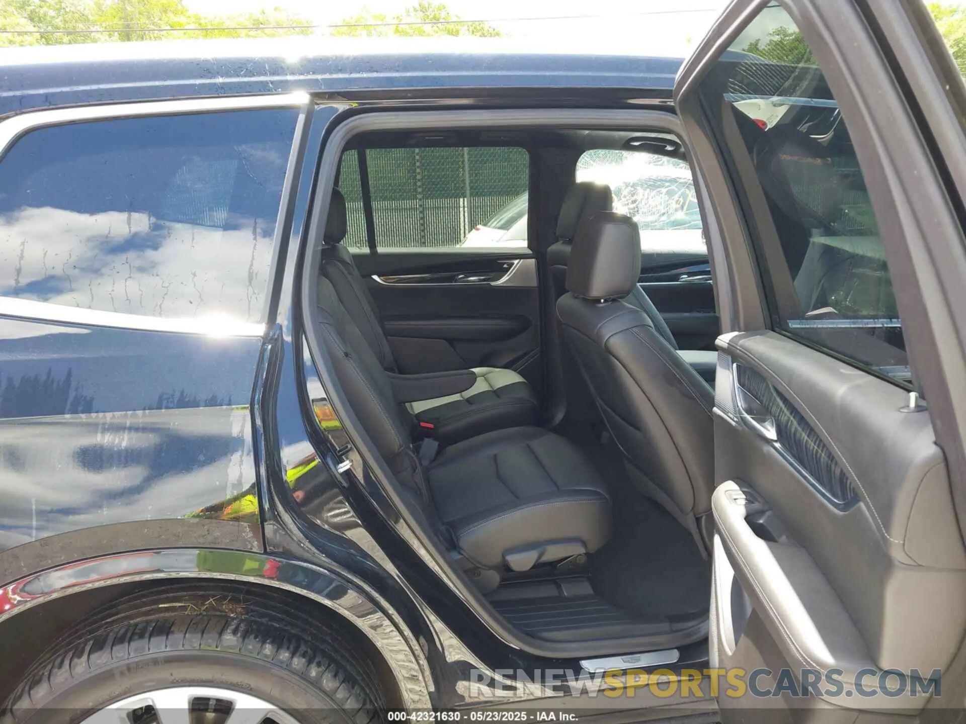 8 Фотография поврежденного автомобиля 1GYKPDRS5PZ206026 CADILLAC XT6 2023